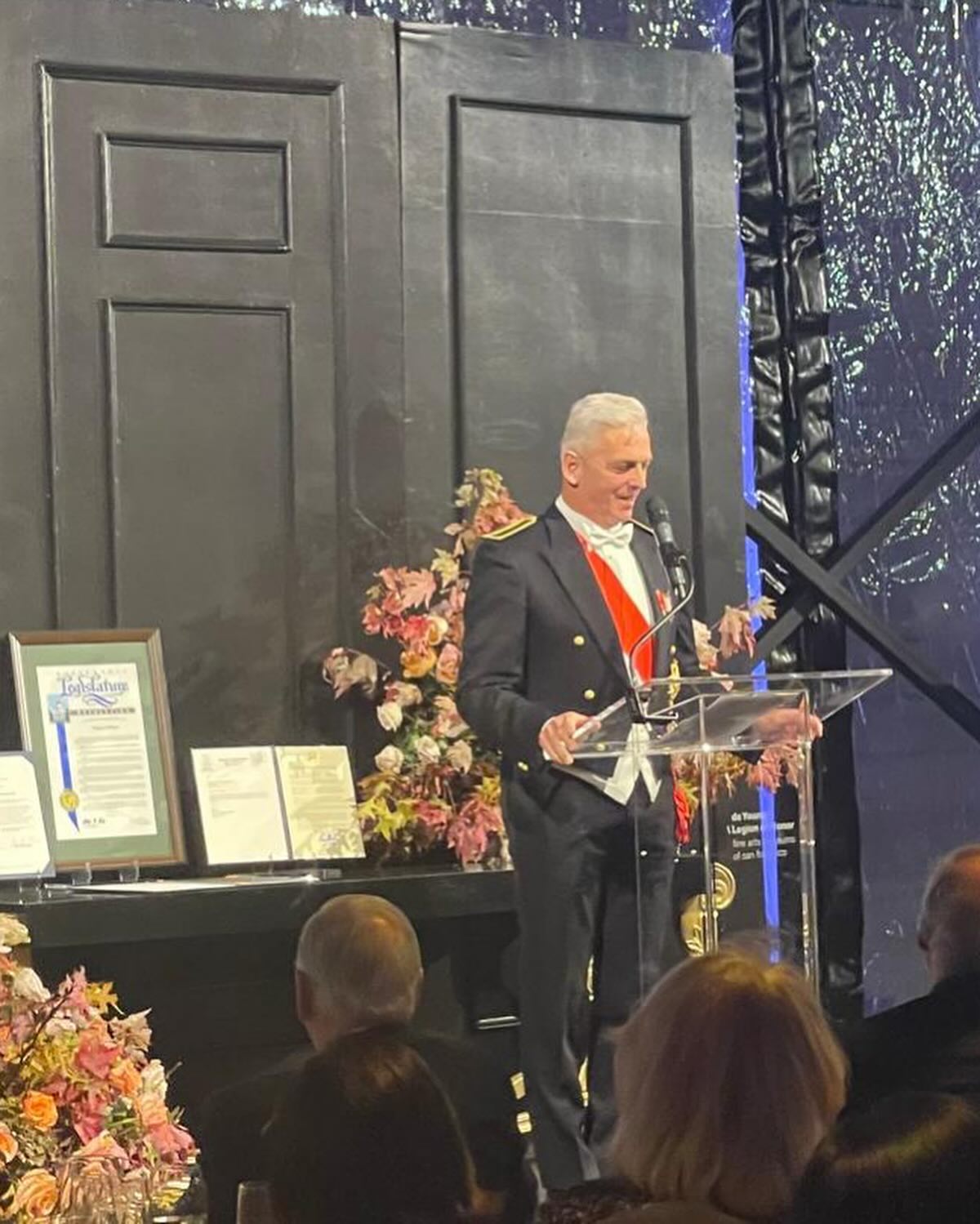 Great visit with the Grand Chancellor of the legion of honor, General François Lecointre, in San Francisco.
Gala in the honor of the centennial anniversary of the Museum of the Legion of Honor.
Decoration ceremony of the French National order of merit for Mr. Allan Basbaum, Chevalier and Mrs. Dori Bonn, Officier, at the residence of the French Consul of San Francisco, Florian Cardinaux.
Decoration ceremony of the French Legion of Honor for Mrs. Sakurako Fisher, Chevalier.
Opening ceremony celebrating the centennial of the Museum of the Legion of Honor.
@legiondhonneur_officiel
@franceinsf
@legionofhonor