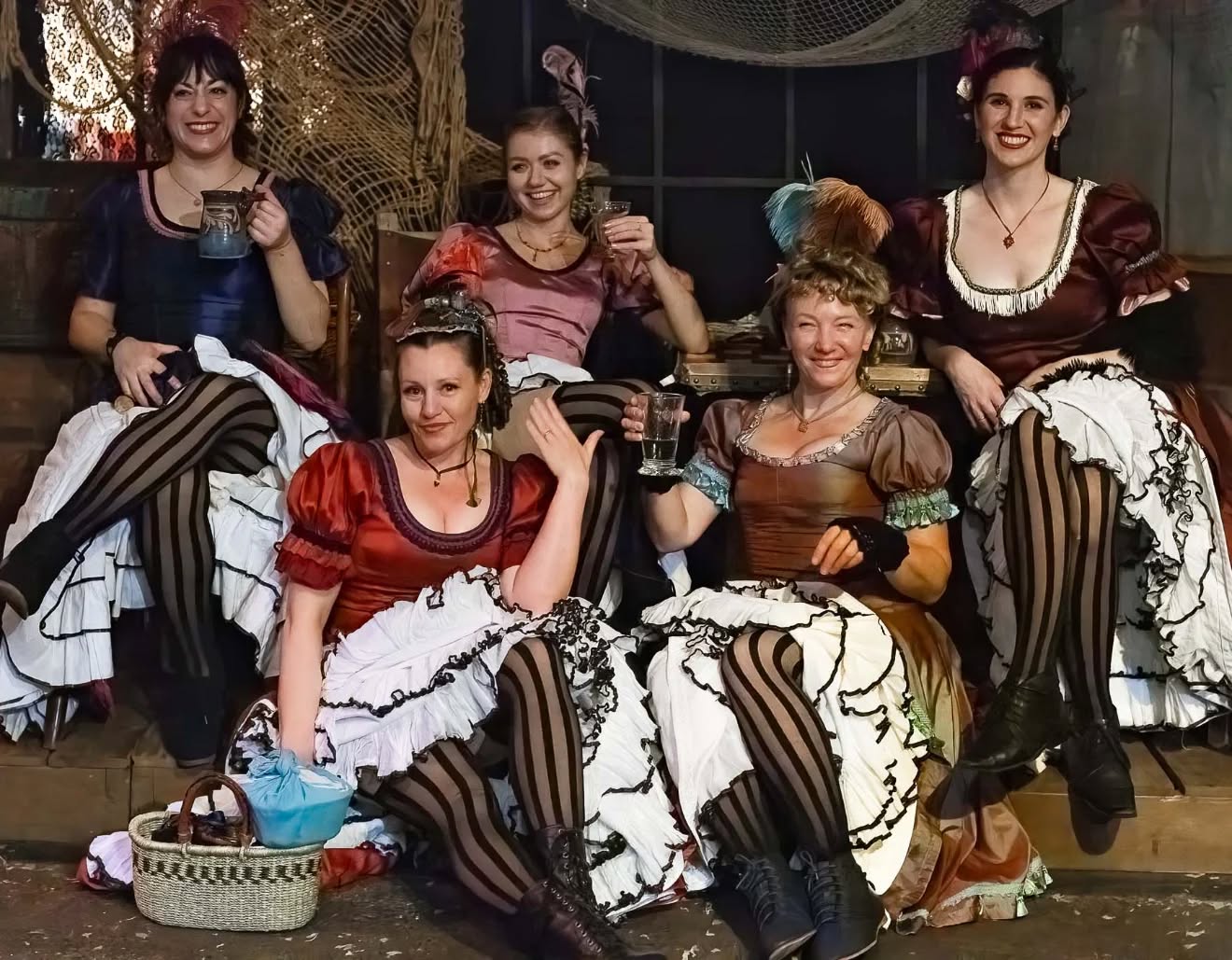 Find us on the deck, cheering and giggling with the guests 🥂
We'll be waiting for you at @dickensfair !
📷 Photo credit: @frogsongphotography
#cancan #dance #dancer #performance #dickensfair #artist