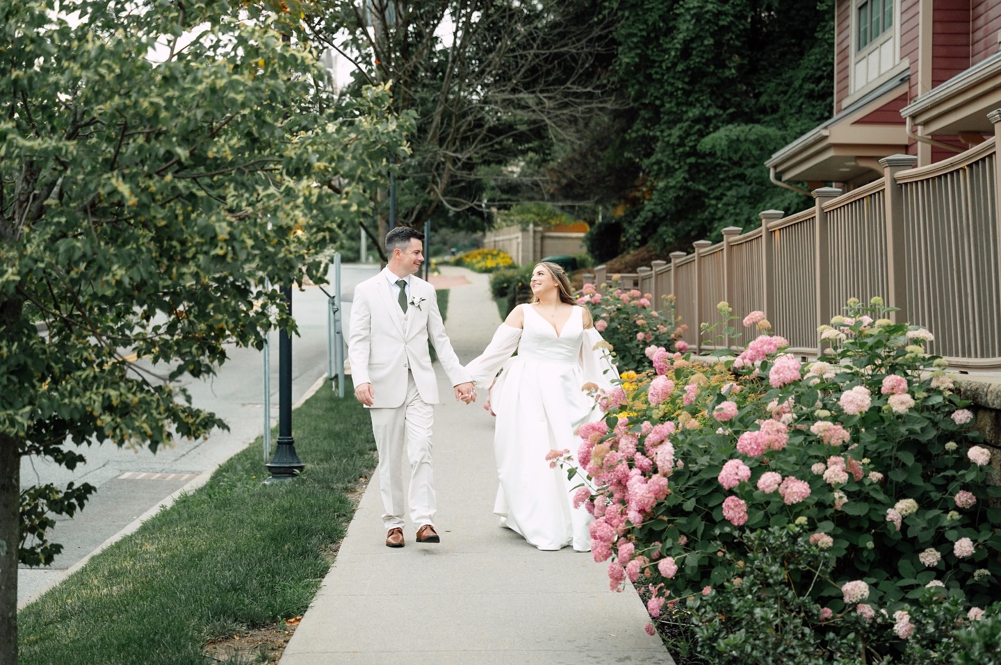 Nothing beats the magic of summer weddings at Excelsior Springs💍✨ Cheers to The Josephs for their beautiful celebration filled with love, joy, and stunning moments like these. Wishing you both a lifetime of happiness! 💐🥂 #SummerWedding #WeddingBliss #TheJosephs #LoveAtOurVenue”
📸by @dinamicphotographyny