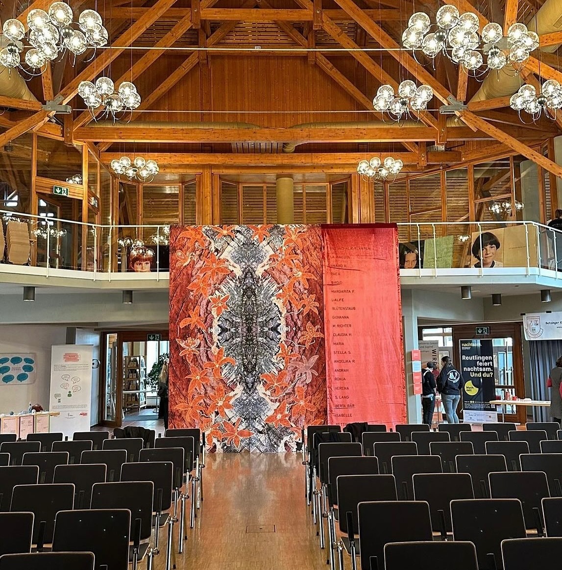 Yesterday’s specialist conference on sexualized violence in childhood and youth in Zollernalbkreis (Germany) was a powerful experience. It brought together 200 participants – leaders, experts and advocates – all committed to addressing this urgent issue.
The creator of Body Voices, Eva, was honored to contribute in two ways. As a survivor, social entrepreneur and artist, she participated in the panel discussion. Sharing her story was deeply emotional, and the feedback she received was overwhelming – her words resonated with many people.
Eva also presented artwork - BODY VOICES I and a selection from DER BLINDE FLECK. The feedback was incredibly touching. One guest remarked: “The images are so beautiful, even though the topic is so heavy.” Eva replied simply “The children are beautiful.”
The day’s highlights included inspiring speeches, especially the keynote by Julia Gebrande, newly appointed chair of the Independent Inquiry into Child Sexual Abuse.
A heartfelt thank you to the organizers – Der Paritätische Regionalverbund Neckar-Alb, Feuervogel, TIMA Tübingen, AGIT Tübingen and Wirbelwind Reutlingen – for creating this space for awareness, dialogue and connection.
Together, we move closer to a future where every child is safe. ❤️
@paritaetbw @wirbelwind.rt @feuervogel.zak @agit_tue @tima_ungefiltert @eva_michielin