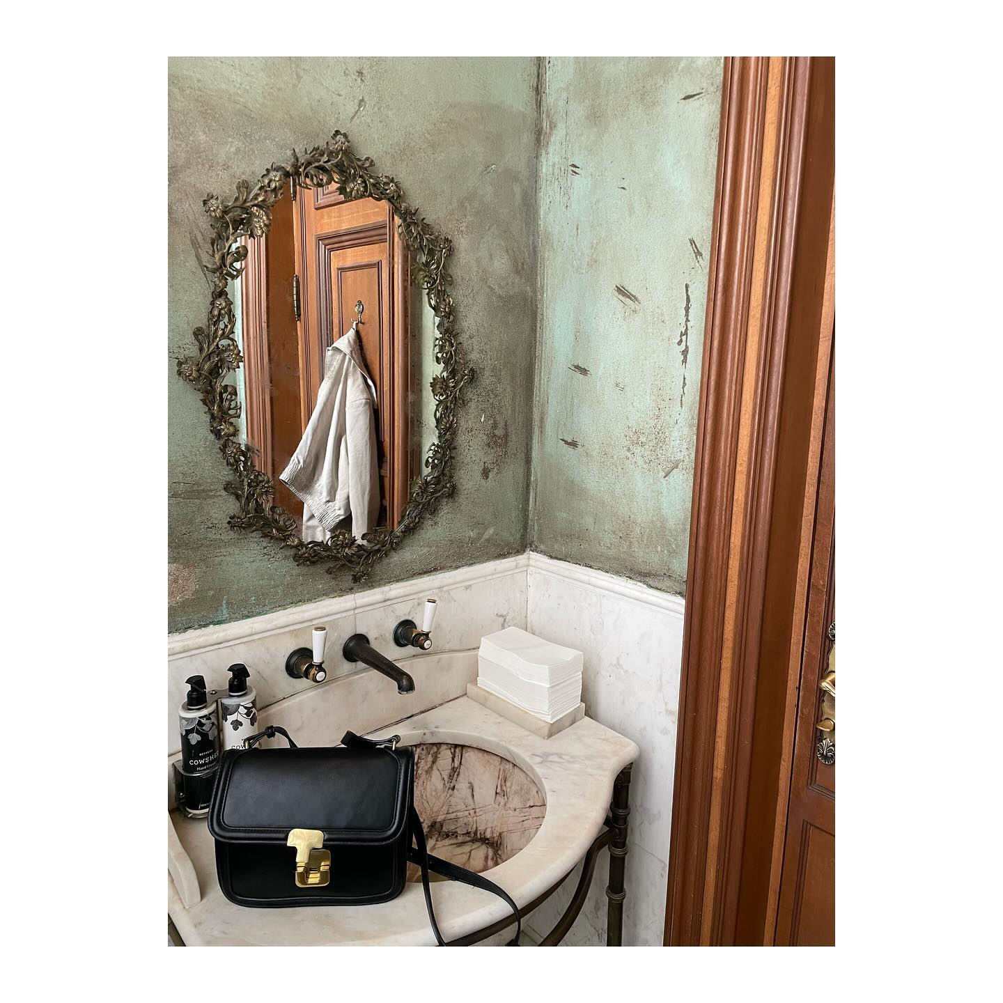 The opulent details of Soho House Istanbul. It is a pretty incredible property and original features with trompe l’oeil style walls which I think were uncovered in the renovation of the Palazzo Corpi building by Soho House.
#turkey #istanbul