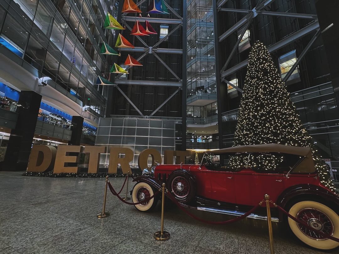 It’s beginning to look a lot like Christmas Downtown @detroit … just need the snow ❄️
As a free way to support my content consider following my Twitch stream:
Twitch.tv/angryoldmangamingofficial
AngryOldManGaming.com
@angryoldmangaming.official #porschelife #retrogamer #twitch #twitchaffiliate #epicpartner #carsofinstagram #smallstreamersconnect #porschemacan #jurassicpark #carporn #strangerthings #LordOfTheRings #pinball #ifpa #love #angryoldmangaming #Deadpool #follow4followback #porscheclub #followforfollowback #gamerlife #racing #likesforlike #like #twinturbo #christmas #downtowndetroit #christmas2025