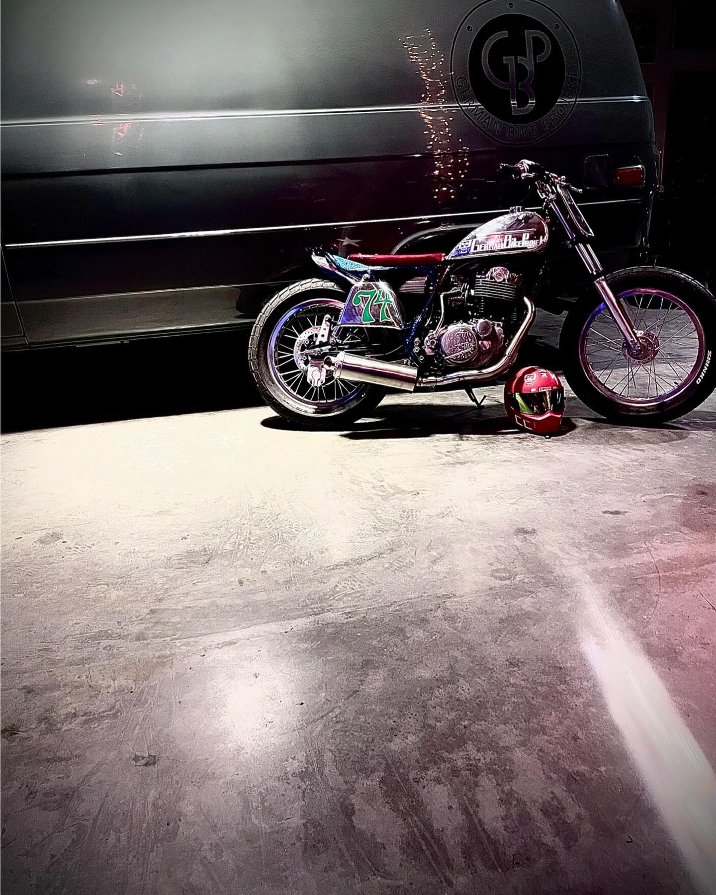 #yamaha #sr500 #flattracker #flattrack #racer #readytorace #motorrad #motorbike #motorcycle #motobike #germanbikeprojekt by #robby