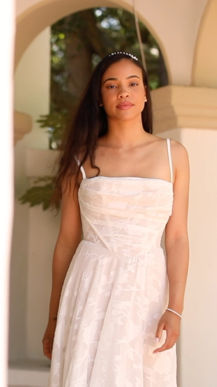 ✨️New arrival In Store ✨️
🤍 8005 BY STELLA YORK
✨️ A unique blend of bohemian charm and contemporary chic, Style 8055 is a soft A-line boho wedding dress in beautiful textured floral fabric for the bride who embraces both romance and fashion-forward design.
✨️ Sleek spaghetti straps lead to an on-trend square neckline, framing the sheer bodice that elegantly drapes across the torso with exposed corset boning adding a touch of structure and sensuality.
✨️ A flattering basque waist introduces the soft A-line skirt, which flows effortlessly over the figure, creating a weightless and dreamy silhouette.
✨️ For the final finishing touch, a high leg slit opens up the skirt, for a subtle sexy reveal with each step.
Don't hesitate and book below.
📍 Vows Bridal, 57 Northgate, Wakefield, WF1 3BP
☎️ 07897376737
📝 Book @ www.vowsbridal.co.uk/bookappointment
🌐 www.vowsbridal.co.uk
@vowsbridaluk
#modernbride #classicbridal #romanticbride #custombridal #leedsbridal #yorkbridal #wakefieldbridal #westyorkshire #bridetobe #ukbride #yorkshirebridal #stellayork #newarrivalbride #stella8005 #2026bride #2027bride #yorkshirebride