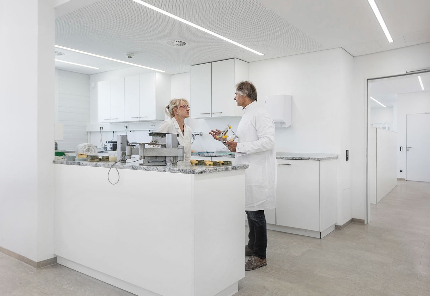 Weil ich dieses Jahr so wenig gezeigt habe, hole ich mal nach ☀️
Neulich-Bilder für ein zahntechnisches Labor 🦷
.
.
.
.
#dentallabor
#corpotatephotography
#corporate
#piasimonphotography
#businessportrait
#lovemyjob
#businessphotography
#werbefotografie
#unternehmensfotografie
#3dmodeling