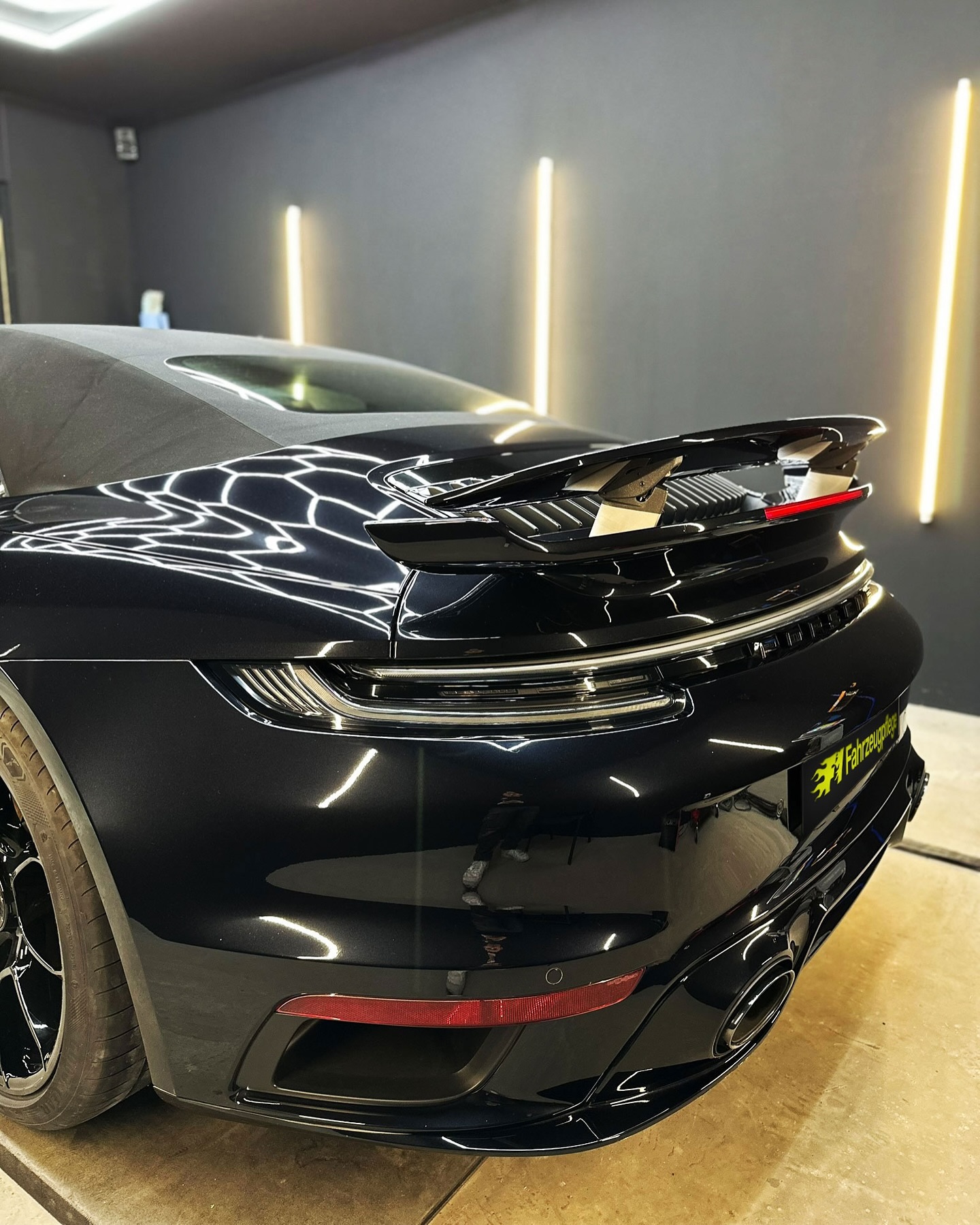 Porsche 992 Turbo 🚀
✅ Innenreinigung Intensiv
✅ Keramikversiegelung
✅ Felgen in schwarz umlackiert
•
•
•
#porsche #turbo #turbos #992 #992turbos #fahrzeugaufbereitung #fahrzeugpflege #f1_fahrzeugpflege #autopflege #keramikversiegelung #neustadt #nrü