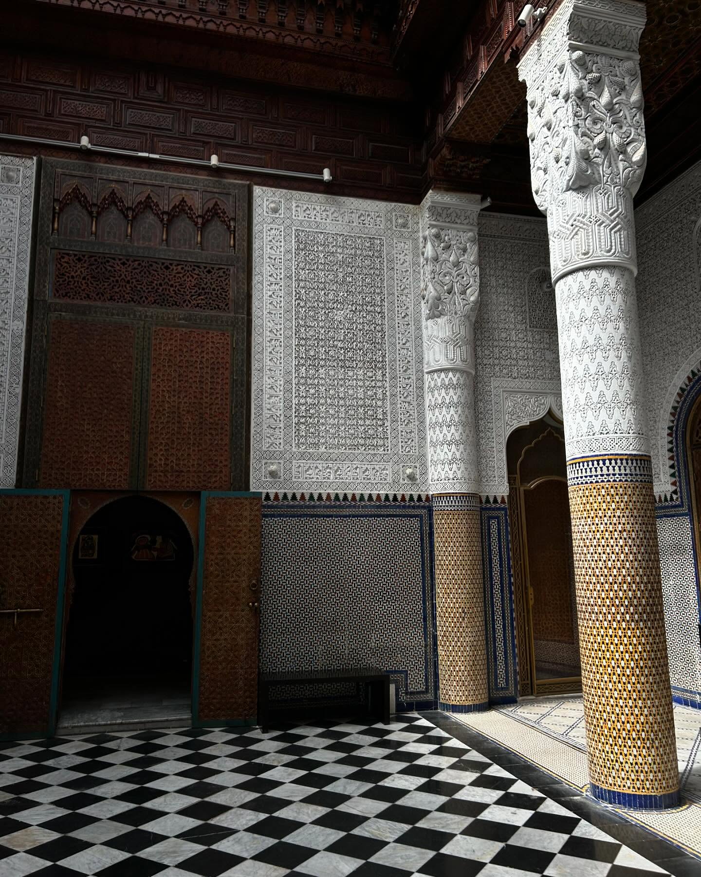 I was reflecting back on an amazing work trip to Marrakesh. Traveling and learning more and more from people and different cultures. I loved seeing the architecture and different landscapes. It’s definitely a big reason why I love my job. I love the challenge of working in unfamiliar locations, respecting different customs, and communicating with people despite language barriers.
Thank you @chrishessney and @tibbyg for giving me this crazy experience! 💕💕💕