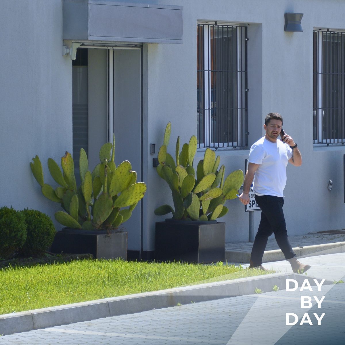 La fiducia che i nostri clienti ripongono in noi è la forza che ci spinge a cercare costantemente il miglioramento. Ogni giorno, lavoriamo per superare le aspettative e offrire un servizio che continui a meritare questa fiducia. ✨🤝
•••••••••••••••••••••••
The trust our clients place in us is the driving force behind our constant quest for improvement. Every day, we strive to exceed expectations and deliver a service that continually earns this trust. ✨🤝
#SpizTrasporti #DieselHVO #Sostenibilità #GreenTransport #Innovazione #FuturoSostenibile #EcoTrasporti #LogisticaVerde #EnergiaRinnovabile