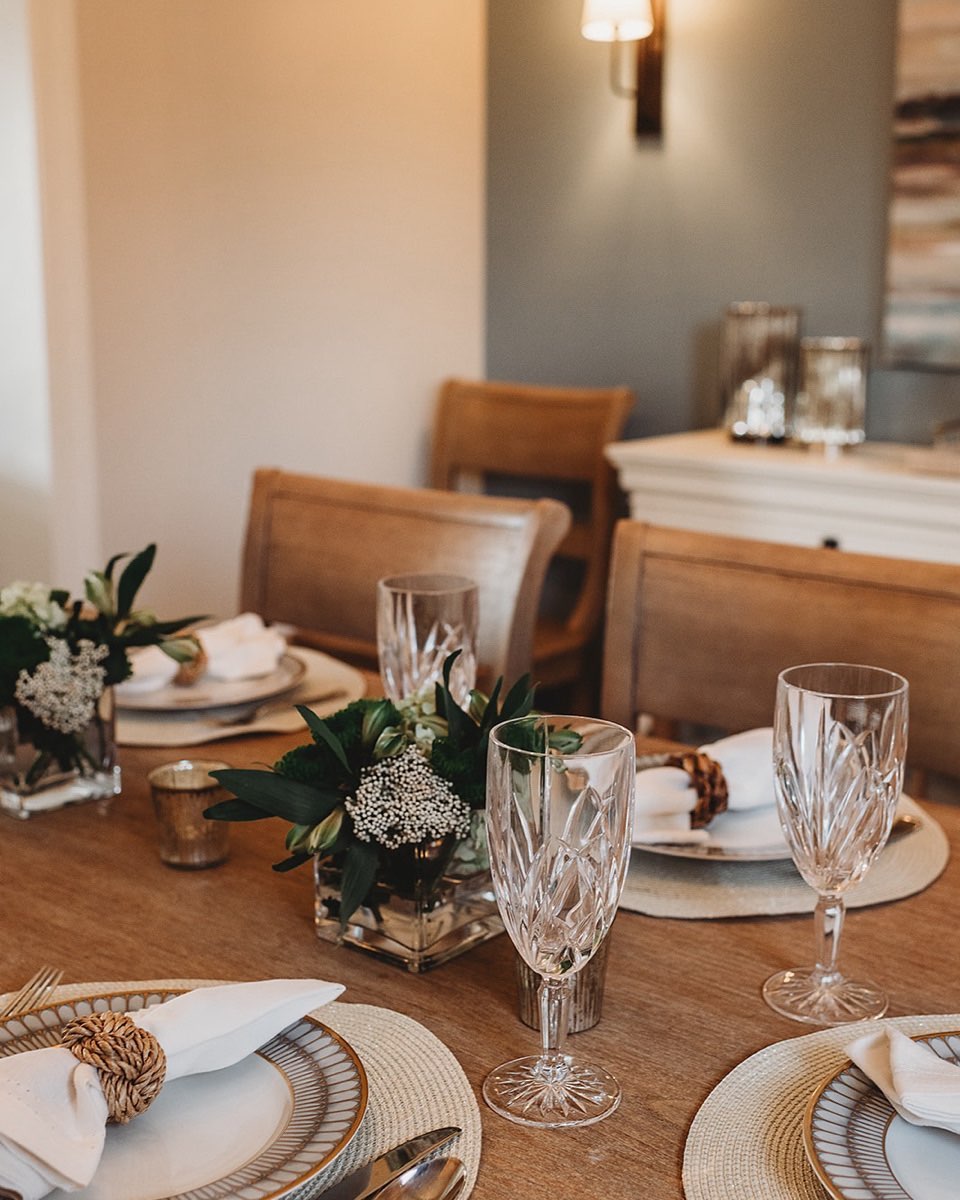 The table and food are prepped and ready for a day of feasting. Thankful for the clients who trust me with their homes, the vendors and tradespeople who help execute the vision, and the family and friends who have supported and believed in me.
#grateful #happythanksgiving #tablescapes #designinspiration #holidaydecor #thetableisset #thankful #diningroomdesign #marylanddesigner #designinthedetails #tablesettingdesign #hillhousedesignmd