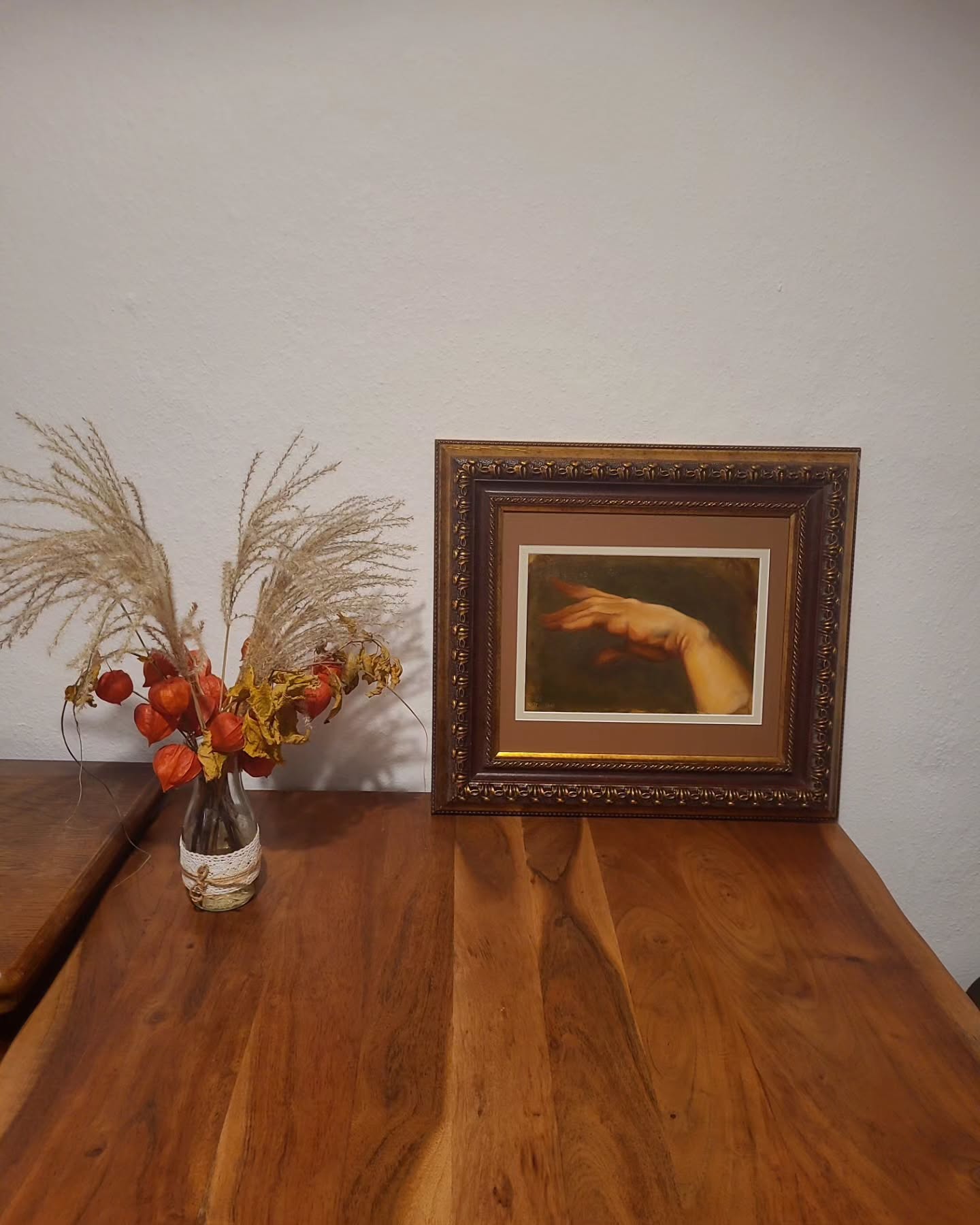 Sneak preview of my new series "Praying Hands"
On Saturday, 30.11. they will be on display at an exhibition in Germany.
4 of 5 of these paintings are for sale.
Which one is your favorit?
I'll share the story behind those paintings soon!
#traditionalpainting #classicalart #OldMasters #prayinghands #hands