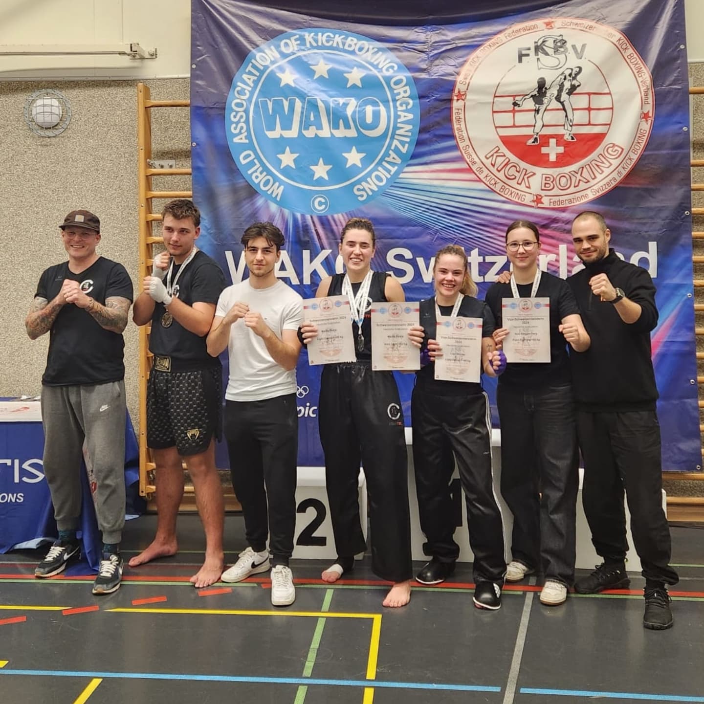 Das isch ja mal wieder e unglaublichi leischtig gsi vo euch 💯💪🏾🥰 mer sind stolz und wiiter so
Marija 2x CH - meisterin
Lisa vize CH - meisterin
Noa vize CH - meiserin
Matej 3.platz
Emirkan 1 kampf gwunne