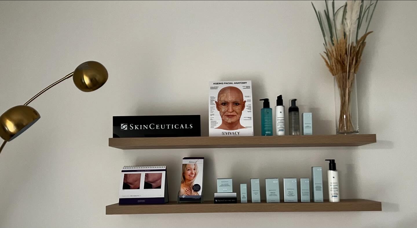 No post office delays! Get all your @skinceuticals “must haves” and gifts right on time! Holiday special starts TODAY! come see me @kandlbeaute