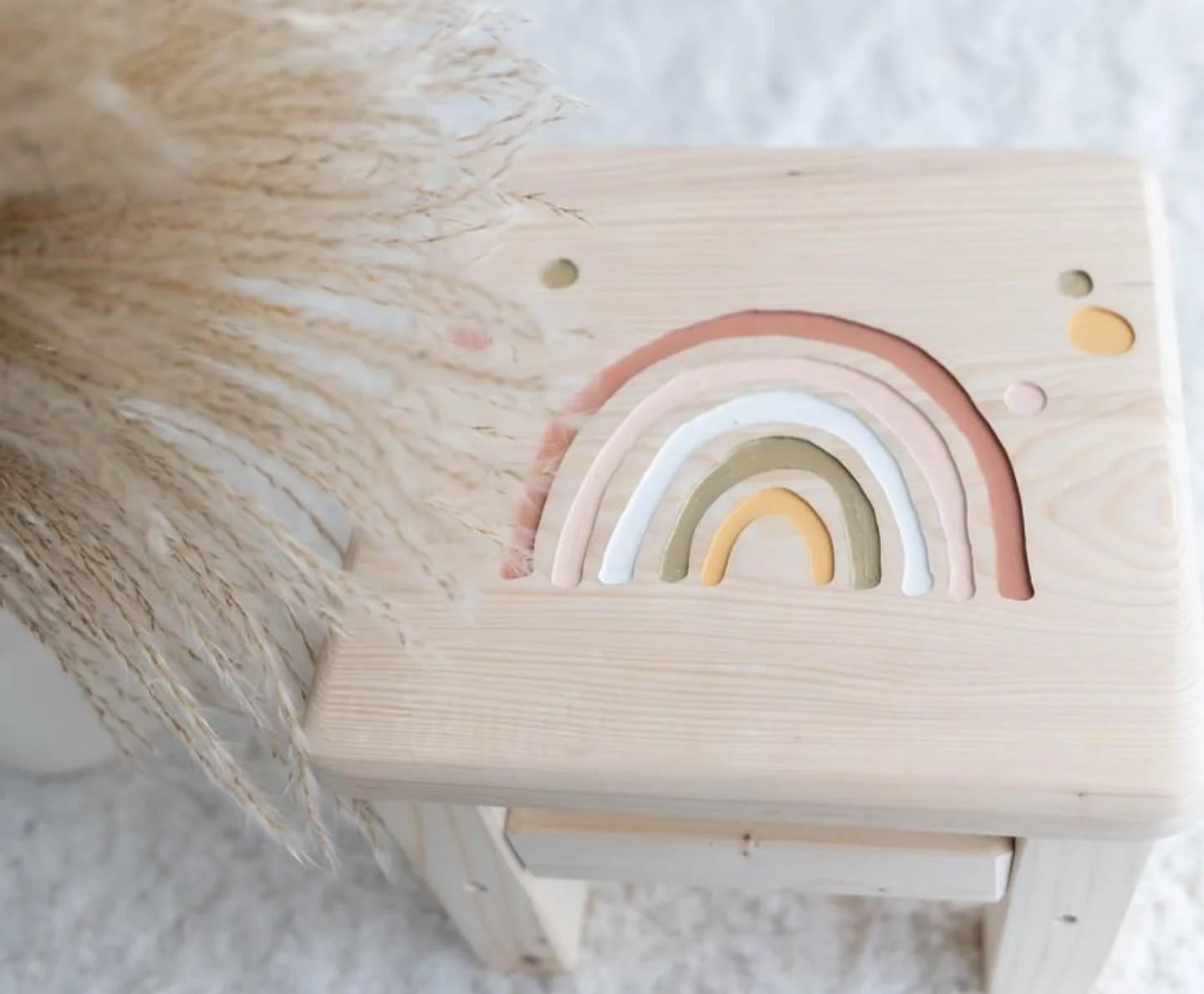 Quand la vie est morose, mettez des arc-en-ciel dans votre vie 😍😍😍😍
Photo:@lilirose.photos 💗
#lestabouretsdandrea #tabouret #ideecadeau #ideedeco #arcenciel #peinture #deco #cadeauenfant #cadeaupersonnalise #madeinfrance #mayenne