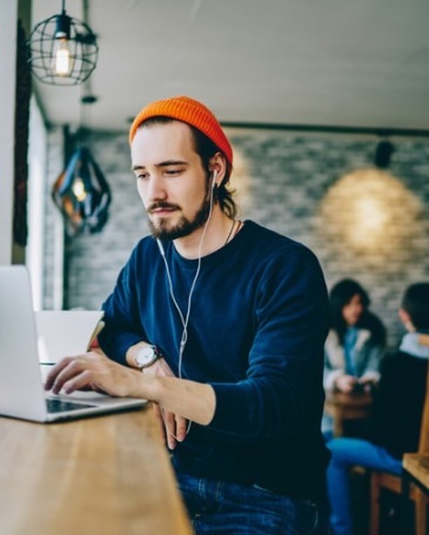 Don't miss out on your chance to reserve your 2025-26 home with Mirador!
We have a range of 1-bed to 7-bed properties available in top choice student areas in Swansea for those attending Singleton and Bay Campus.
See our available properties at:
👉🏽 miradorproperty.co.uk
Get in touch:
01792 930 414
info@mpletting.co.uk
53 Eversley Road, SA2 9DE
.
.
.
#swansea #sketty #brynmill #uplands #porttenant #mumbles #swanseauni #swanseastudents #studentlife #swanseauniversity #uwtsd #uwtsdstudentlife #studentproperty #studentaccommodation #miradorproperty #awardwinningestateagent #swanseabusiness #studenthomes
#academicyear2025 #singletoncampus #studyinwales