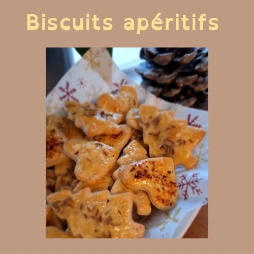 Ingrédients :
150 g de farine semi complète
3 cuillères à soupe d'huile d'olive
50 g de pecorino râpé
1 œuf (blanc et jaune séparé)
Graines de cumin, sésame, piment d'Epellette ou aromates de votre choix.
Mélanger, farine, huile + pecorino
Ajouter le blanc d'œuf
Travailler la pâte, ajouter 2 à 3 cuillères à soupe d'eau afin d'obtenir une belle boule bien souple.
Étaler la pâte sur 4mm d'épaisseur et découper les biscuits à l'emporte pièce.
Prenez le jaune d'œuf mélangez-le dans un ramequin avec 2-3 gouttes d'eau et badigeonner les biscuits.
Parsemez-les d'épices ou de graines
Enfourner à 180 degrés pendant 10 à 15 minutes.