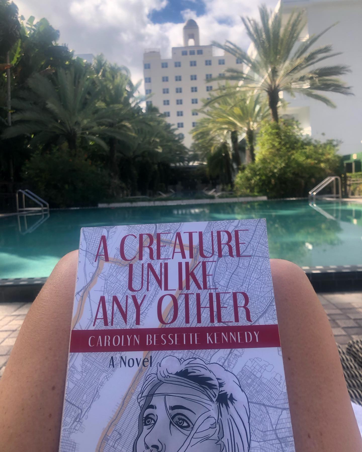 @acreatureunlikeany in #miami #artbasel #cbk #carolynbessettekennedy #carolynbessette #carolynbessettestyle #cbkstyle