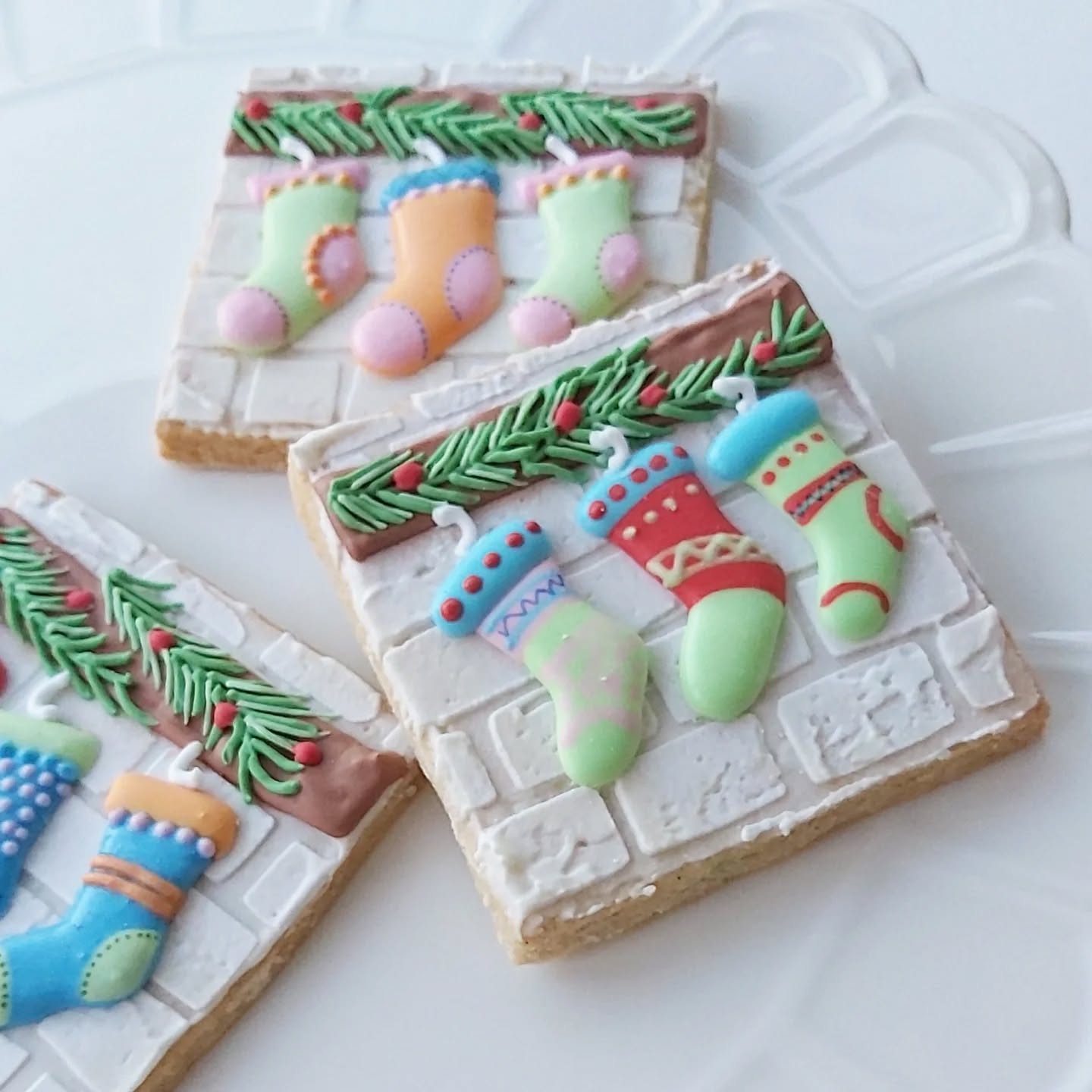 Xmas cookies made for the @holtschoolassociation Xmas fayre, sat Dec 7th in the local village hall. So pleased to be supporting our local school again this year.
All kudos to the @busyb.bakehouse for the inspiration on the stocking design, couldn't resist trying it as I thought it was so clever!
#biscuitartist #cookieart #xmascookies #xmasbiscuits #royalicingart #icingartist #holtwiltshire #xmasstocking #reindeer #teddybearbiscuits #christmasgifts
#biscuitart