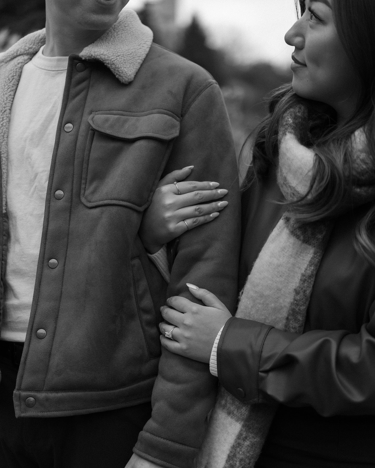 The cutest new fiancés just dropped 💍🤍