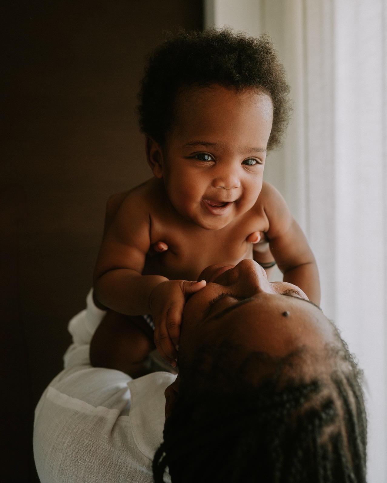 Mama’s love|
It’s always a pleasure to see your babies growing up, the love and energy is every time stronger and bigger.
Half a year is a significant milestone that’s filled with exciting changes, their interactions and expressions at this age are priceless, offering the perfect opportunity for a photoshoot!
More info| clairewisefoto.com
#photographenice #photographebebe #milestonephotography #newbornphotographer #lifestylephotography #cotedazur #lookslikefilm #maternité #ignitedmotherhood