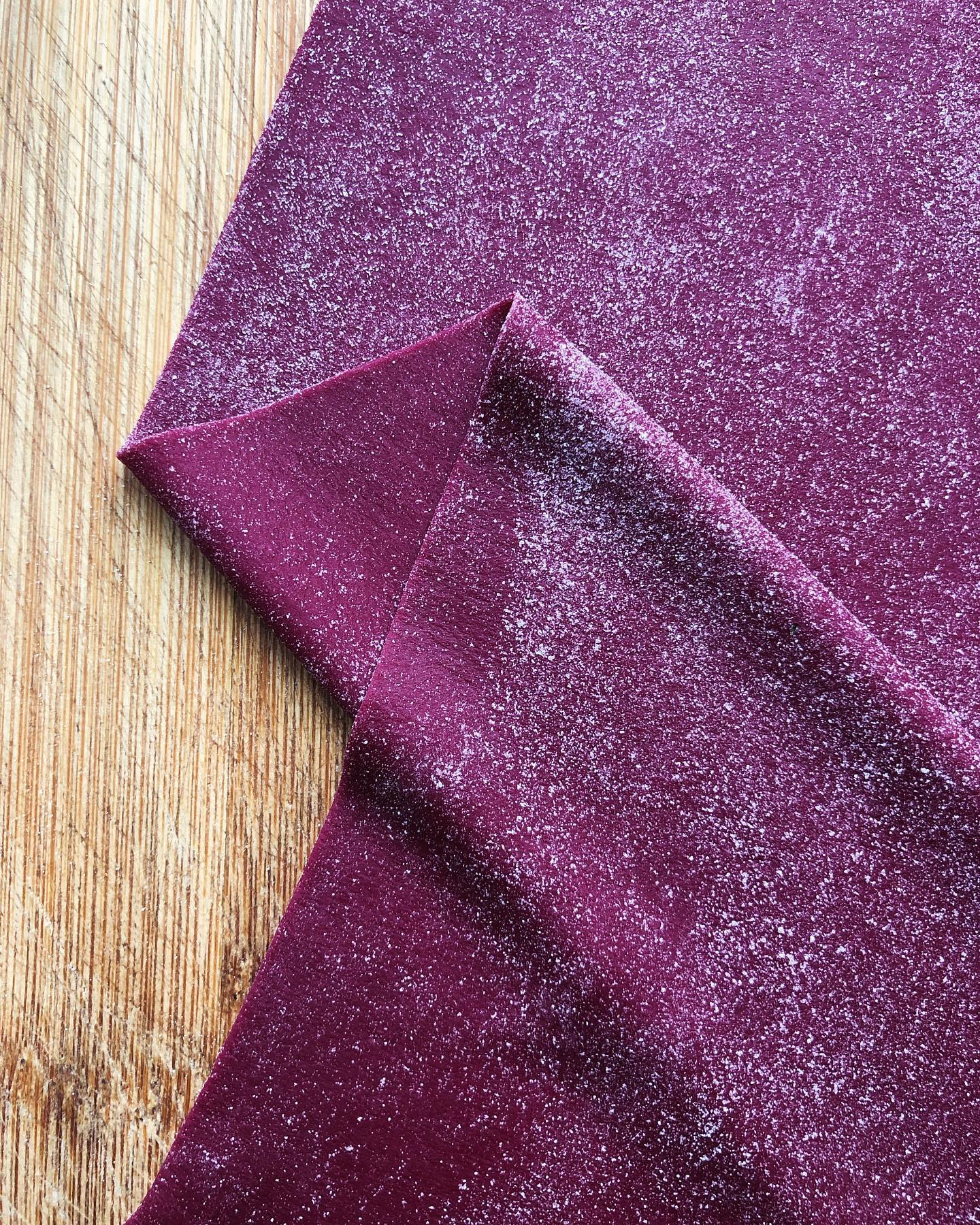 Consider this your prompt to start adding roasted beetroot and have it turn out in this deep velvet red and then piping on some whipped feta filling and shaping it into lanterne. So beautiful, so delicious!
•
•
•
•
•
#freshpasta #pastafresca #homemadepasta #pastalovers #foodie #eattheworld #foodforthesoul #goodmoodfood #pastalover #feedfeed #italiancooking #onmytable #girlswithgluten #chosepasta #foryoupage #explore #workshop #pastatools #italiantools #brasspastatools #madeinitaly