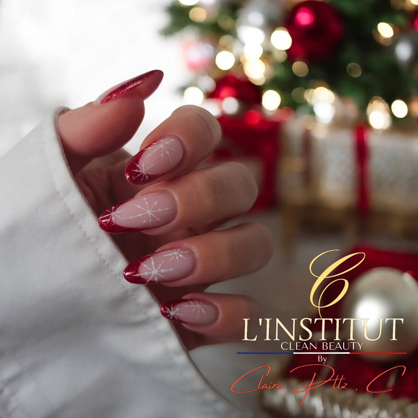 ❄️Christmas Nails ✨️🎁 technique SIGNATURE french rouge pailleté Ritz, nailart flocon blanc
.
.
.
.
.
.
#manucrurerusse
#onglerievalence #nailart #christmas #noel #mariacarey