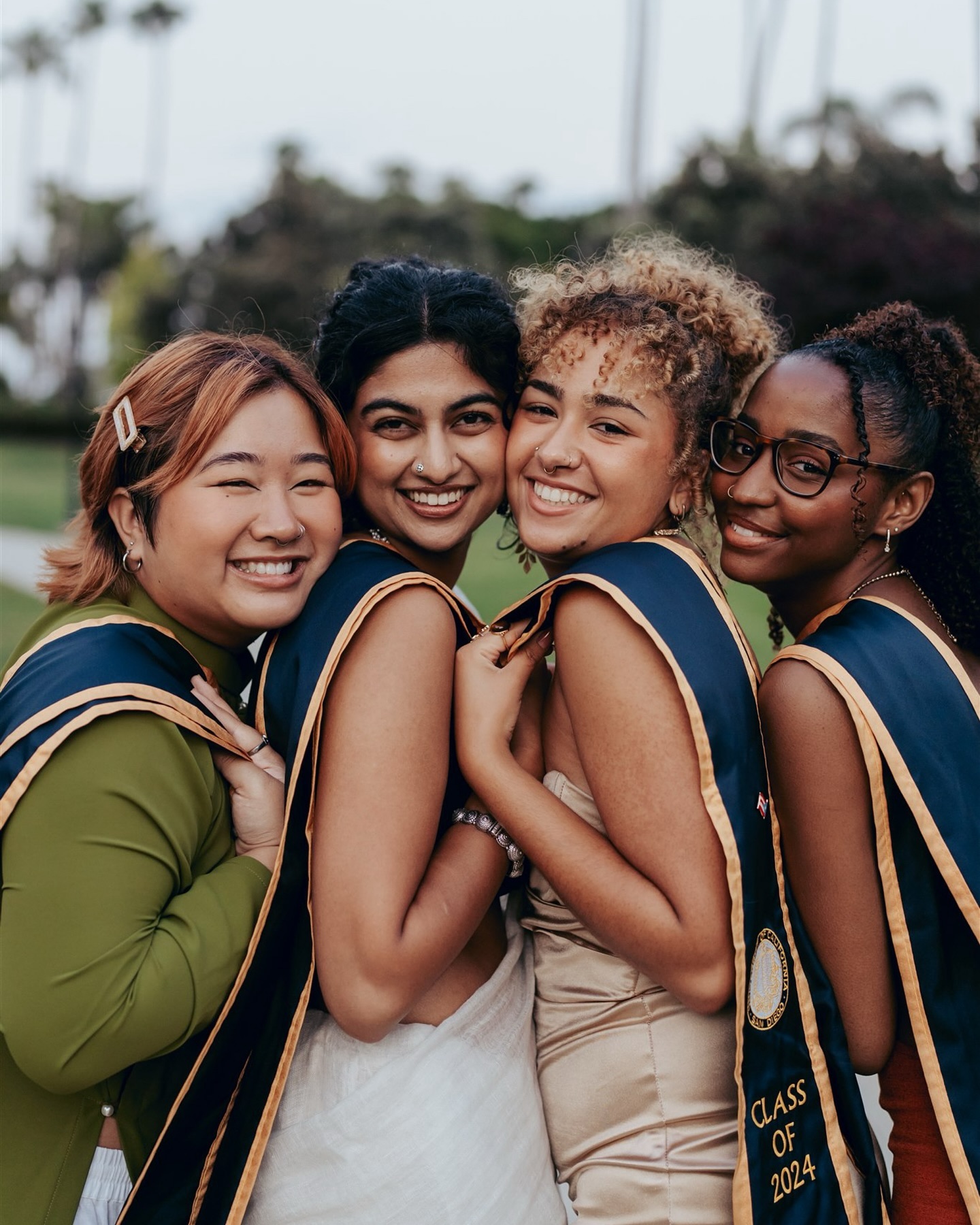 If you missed my story last week, let me tell you the scoop on grad photos—
📝My sign-up list is live!
Head to the highlight labeled “2025 grads!” to fill out my contact form.
Now through Dec 31, people who fill out my contact form will be put on a priority list, so they’ll have first pick over my calendar.
🗓️ On Feb 16, the priority list will be sent a scheduler with my availability and they can start choosing their session date. At this time they’ll also pay their 25% deposit.
💵Cost of these packages will be cheaper than my normal packages:
BASIC— $350
STANDARD— $550
PREMIUM— $850
GROUP— $200/person
+$50 off when you refer a friend!
(Both must mention the other person’s full name in their inquiry/communications with me before paying their deposit)
‼️Filling out the contact form is not a commitment, just your expression of interest!
After you fill out the contact form, you’ll get an email from me detailing out even more info, and there is no commitment/payment obligation on your part until you sign a session contract/pay their deposit in the springtime after scheduling your session.
❓Questions?
Comment them below, ask on my story, or fill out my contact form with what you’re curious about.
Looking forward to another fun grad season 😁🎓