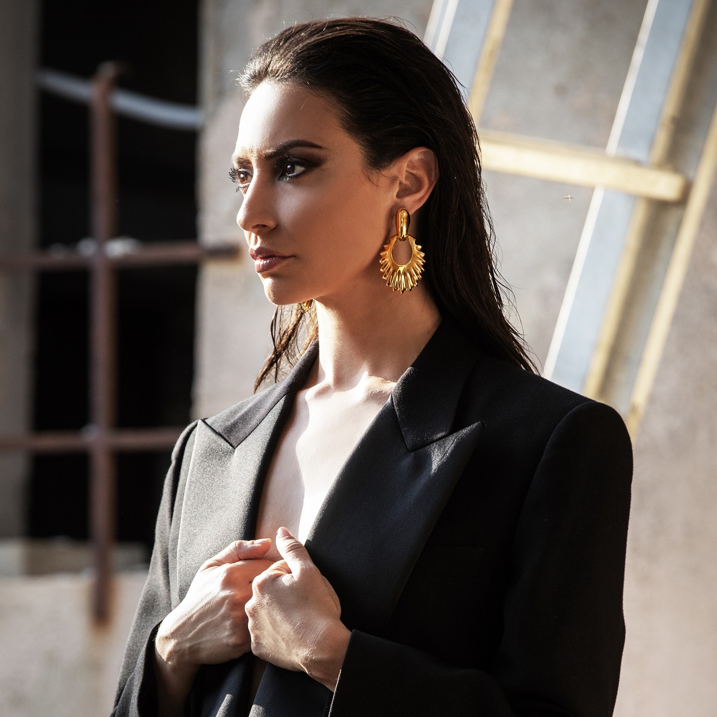 'Noi siamo ciò su cui manteniamo il silenzio.'
•
•
•
#adcampaign #jewelry #gold #oro #arezzo