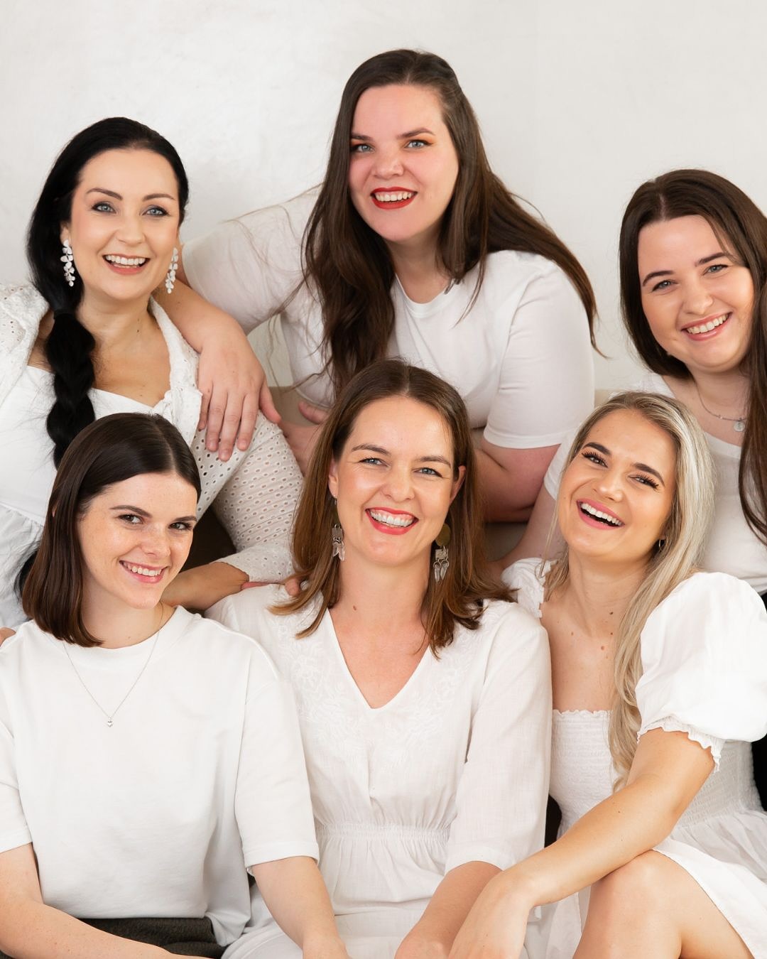 Thank you for a wonderful year, Liefstes 🤍✨
As we greet 2024, we thank each and every one of you from the bottom of our hearts for your amazing support throughout this somewhat tricky, yet exceptionally rewarding, year.
Lyftaal is pressing pause until January 10th, and doing a digital cleanse at the same time. We invite you to join us.
This festive season, remember to ring the bells that still can ring, as Leonard Cohen so beautifully sang. Things don’t have to be perfect to be magical.
Seek joy in the small moments 🤍🤍🤍
#Lyftaal #YearEnd #DigitalDetox #PressingPause #ThankYou