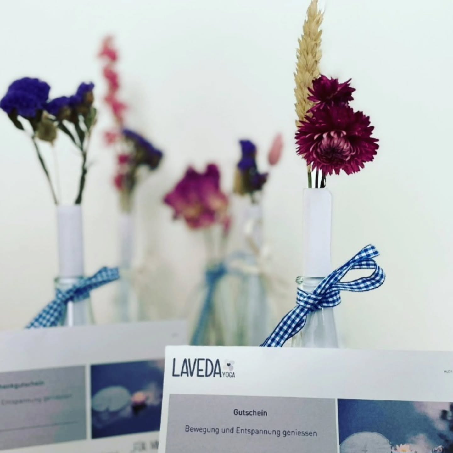 Bewegung und Genuss schenken? Mit einem Gutschein 🎁 für Yoga oder das legendäre Sunset-Yoga. Perfekt für Familie und/oder Freundinnen und Freunde.
Jetzt bestellen 🧘♀️🙏
#yogagutschein #sunsetyoga #yogatherapie