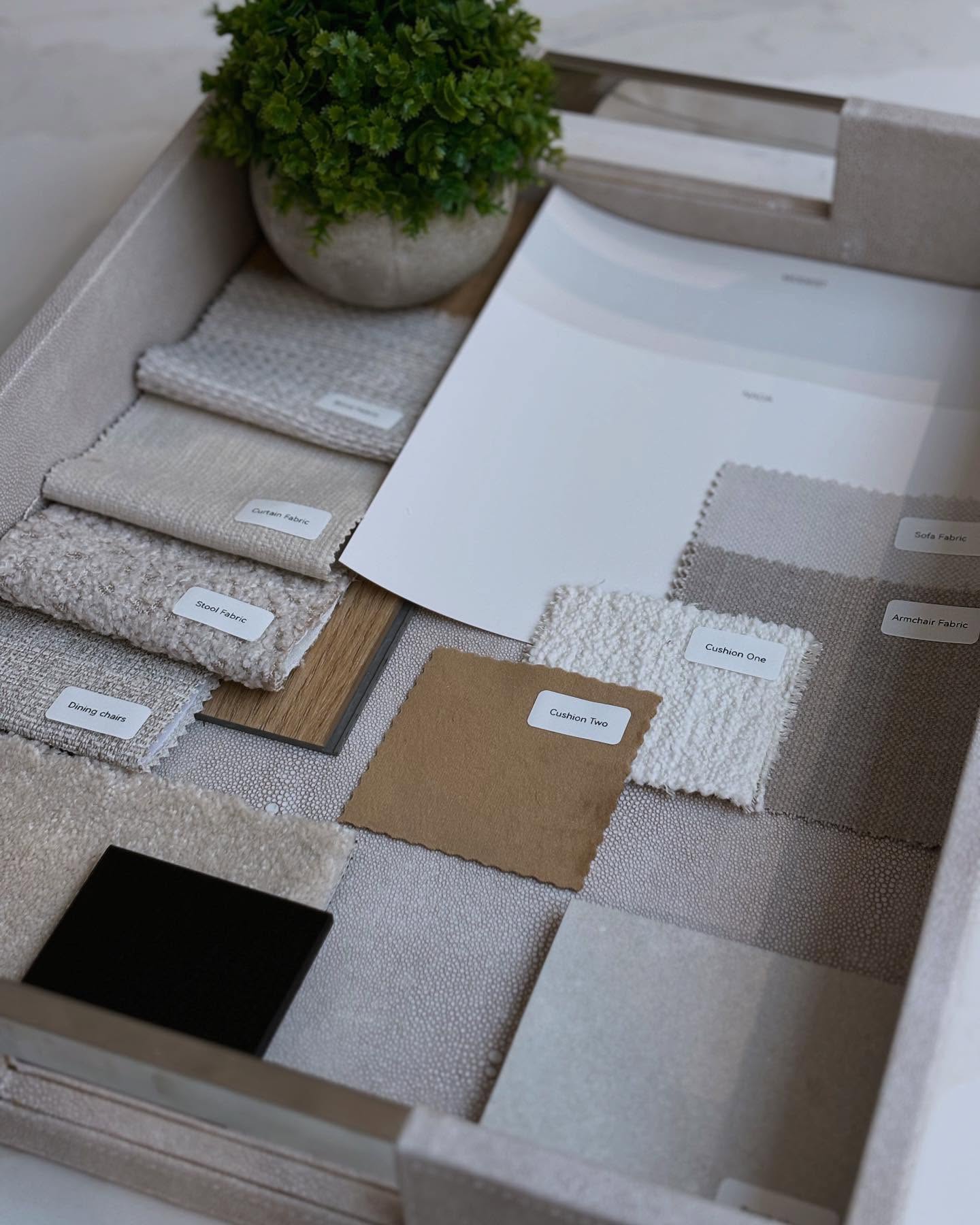 A little peak at a sample board from a clients presentation recently.
#interiordesign #interiordesignerkent #moodboard #kent #kentmums #kentbusiness #maidstonekent #maidstonemums #maidstonebusiness #home #kenthomes #sampleboard #fabrics #fabricsamples #homedesign