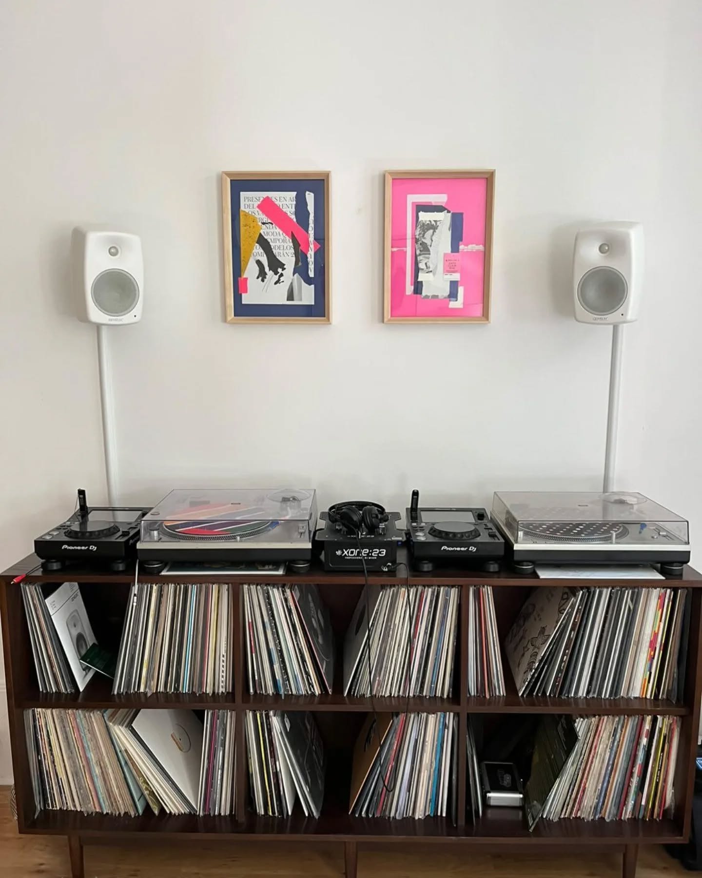 Stunning setup by @dariogcarracedo 👌 What else do you need?
👉🏼 Follow @doyouspin for more
👉🏼 Follow @doyouspin for more
👉🏼 Follow @doyouspin for more
DM for submission & Email for promotion 📩
#rotarymixer #technics #djsetup #vinyldj #rominimal #classicdj #classicmixer #boutiqemixer #hifi #audiophile #hifidj #djlife #vinyljunkie #vinyladdict #technics1210 #sl1200 #doyouspin #djdesk #djbooth #listeningbar #recordstore #vinylonly #djculture