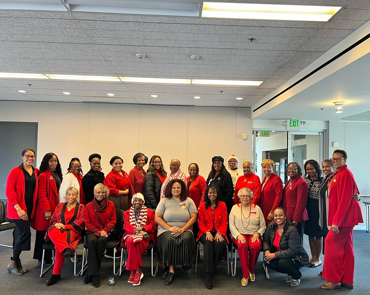 Saturdays are for Sorors. SFAC had a merry time at chapter meeting—social action, toys, and treats. Yesterday, we donated toys (not pictured) to the @templeumc holiday toy drive. We also participated in friendly competition with “Glitz & Sips.” Sorors made over-the-top holiday drinks. The winner was the Golden Glow Cider.
We are wishing everyone a joyous holiday season!
#sisterhood #dst1913 #deltasigmatheta
