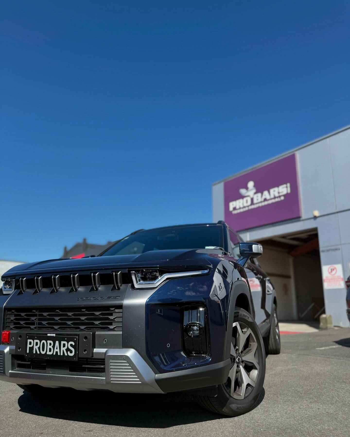 The weathers warm and the workshops been busy! ☀️
An elite example of the @kgmnewzealand line, this 2024 KGM Torres spent the day with us here in Hamilton, to finalise the last touch for the potential new owners summer getaway!
Manufactured, installed and wired in house by our experienced team at @_probars 👨🏭