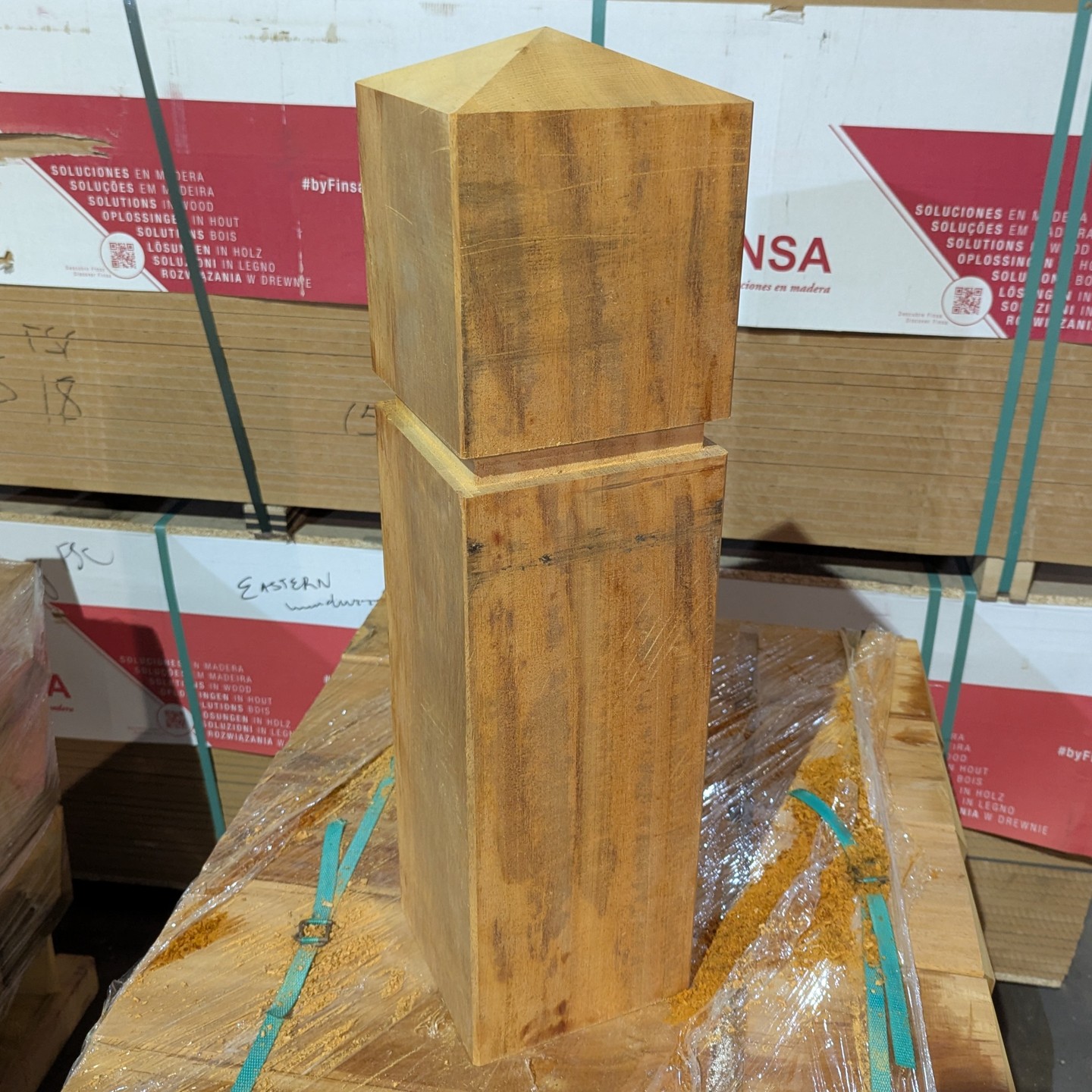Fresh Sawn Opepe Bollards before delivery.
195 x 195 x 750mm
PAR, 4 way weather top and groove for a reflective strip.
#hardwood #wood #woodwork #carpentry #streetfurniture #landscaping