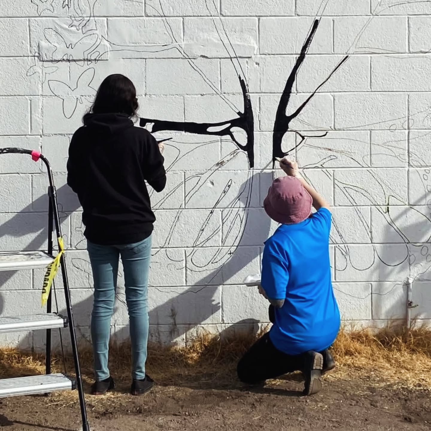 Mission accomplished! 💪🏽
A brand new little something has arrived in Brawley, California at Cafecito Bar. 🌟🦋 Come check out the new piece featuring a magical butterfly and an adorable lil froggy - perfect for fun photo ops! 📸✨
Then top it off with a refreshing drink from @cafecitobar23 !
According to the Mexica (aka the Aztecs), the monarch butterfly represents the souls of our ancestors.
On a biological level, both the frog and the monarch represent metamorphosis and transformation. 🌱
Thank you @motion_couple for this opportunity!
We hope to catch more attention and continue our mission of beautifying the Imperial Valley. ✊🏽
PLEASE consider donating a little something to our non-profit. ;-)
Stay tuned for more! #Brawley #CafecitoBar #NewMural #MonarchButterfly #Metamorphosis #Transformation #FroggyVibes #ImperialValley #ArtInspiration #MuralArt #BeautifyTheValley #SpreadTheLove #CreativeMission #SupportLocalArt #ChangeIsBeautiful #MuralGoals #ArtWithPurpose #Mexica #monarchmural #loveyourcommunity #makeapositivechange #donatetoday