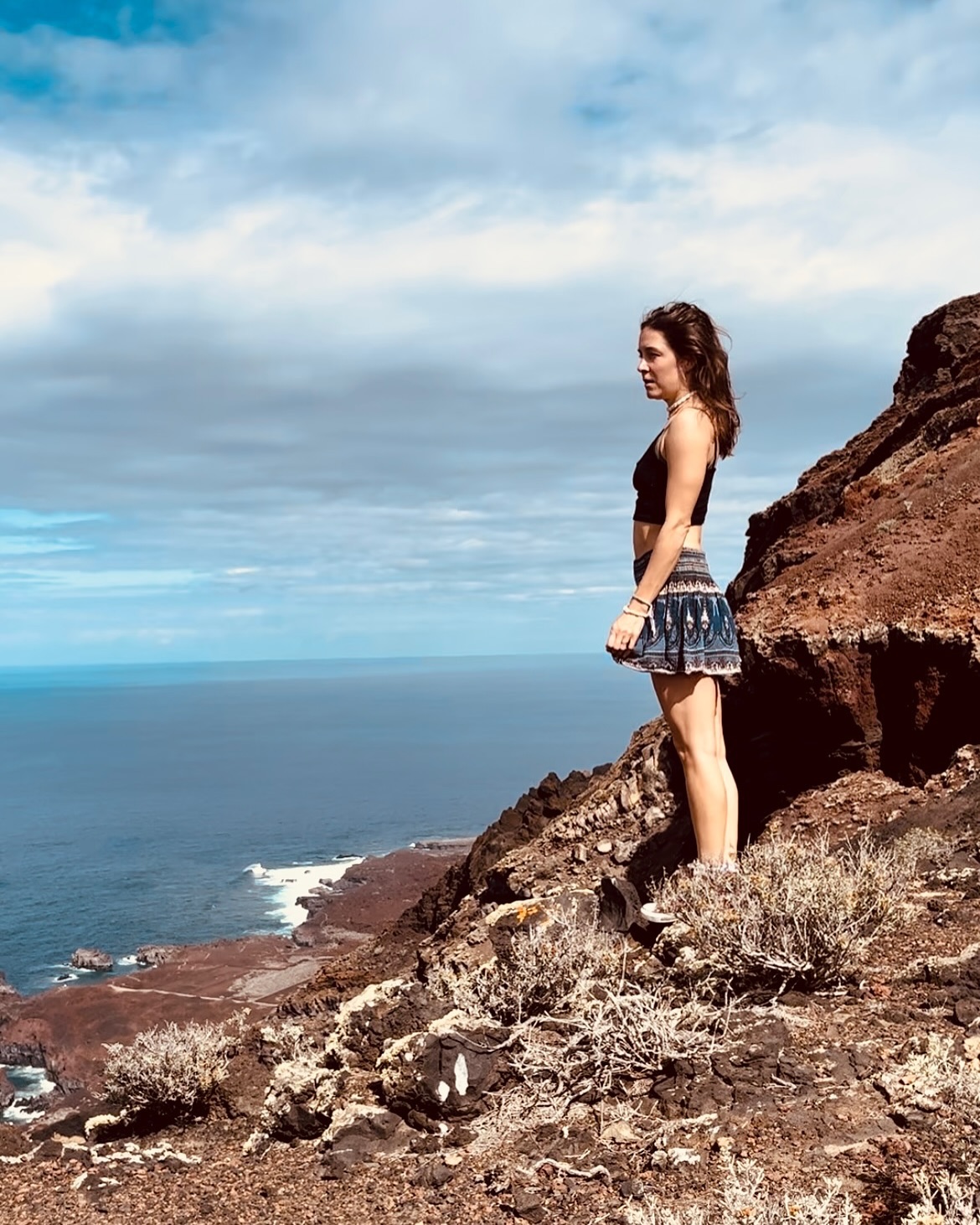 A few weeks ago, I fell in love with the rawness and wildness of this litte Island. Its untamed beauty reminded me that how we see the world reflects our inner world—it’s all about the perception we take and the willingness to find beauty wherever we are.
#findbeautyeverywhere #rawness #wildnature #islandvibes #elhierro