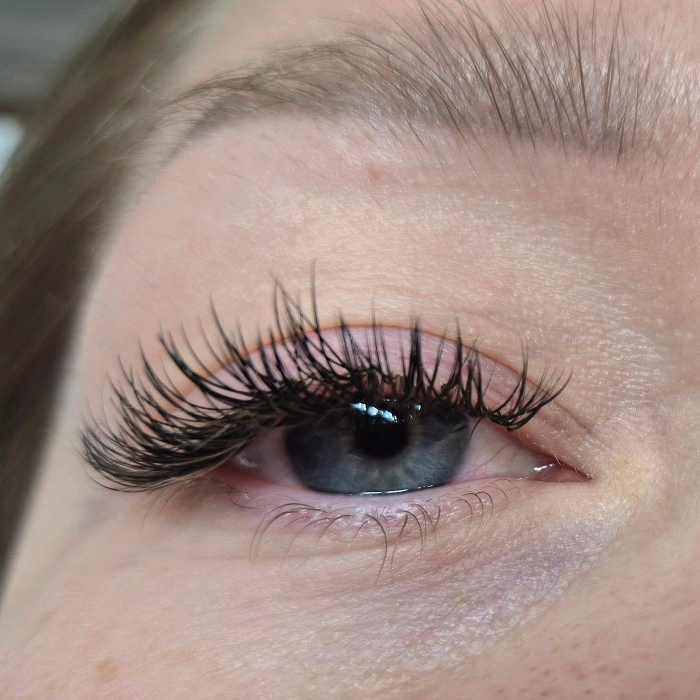 Classic lashes ✨️#volumelashes #vippeekstensions #eyelashextensionsoslo #oslovipper #volumvipperoslo #vippeextensionsoslo #vipperextensions #vipperoslo #oslovipper #vipper #beautyoslo #vipperoslo #vipperartist#vipperfrogner #classiclashesextensions #eyelashdesign #vipperskøyen #vippermajorstuen #våtevipper #wetlasheseffectoslo#vippeløftoslo #eyelinereffectoslo# eyeshadoweffect #whispylashes#mixvipperoslo#hybridvipperoslo#