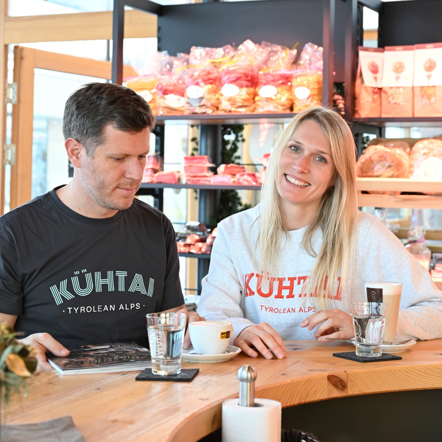 Wir freuen uns, euch unsere neue Kühtai Bekleidung präsentieren zu dürfen. Wir sind begeistert! - Ab sofort bei uns erhältlich. 🔥🎉💯
#kühtai #ski #tyrol #mountain #sport #winter #snow #fashion #holiday #alps