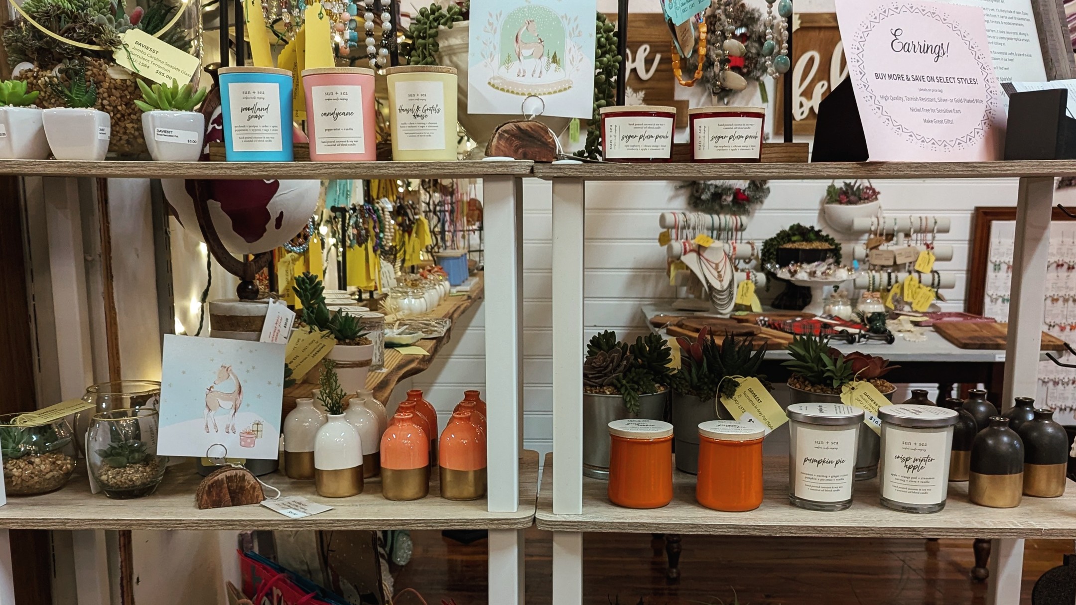 Come visit the Art Studio shop this weekend and enjoy 20% off last minute gifts, holiday décor, and more! Thank you to all who've come out this season to support our small business! We appreciate you!
-----------------------
Visit the Shop at:
@catawba_river_antiques
406 E Catawba Street
Belmont, NC 28012
Davies Designs Art Studio Booth:
Booth #31 on Aisle "Route 66"
#shopsmall #ShopDaviesDesigns #DaviesDesignsArtStudio #DaviesDesignsStudio #handcrafted #handmade #handpainted #shoplocal #smallbusiness #smallbusinessowner #christmas #christmasdecor #christmastime #rustic #rusticdecor #farmhousechic #farmhousestyle #farmhousedecor #holidayseason #holidaygifts #candle #candles #candlemaking