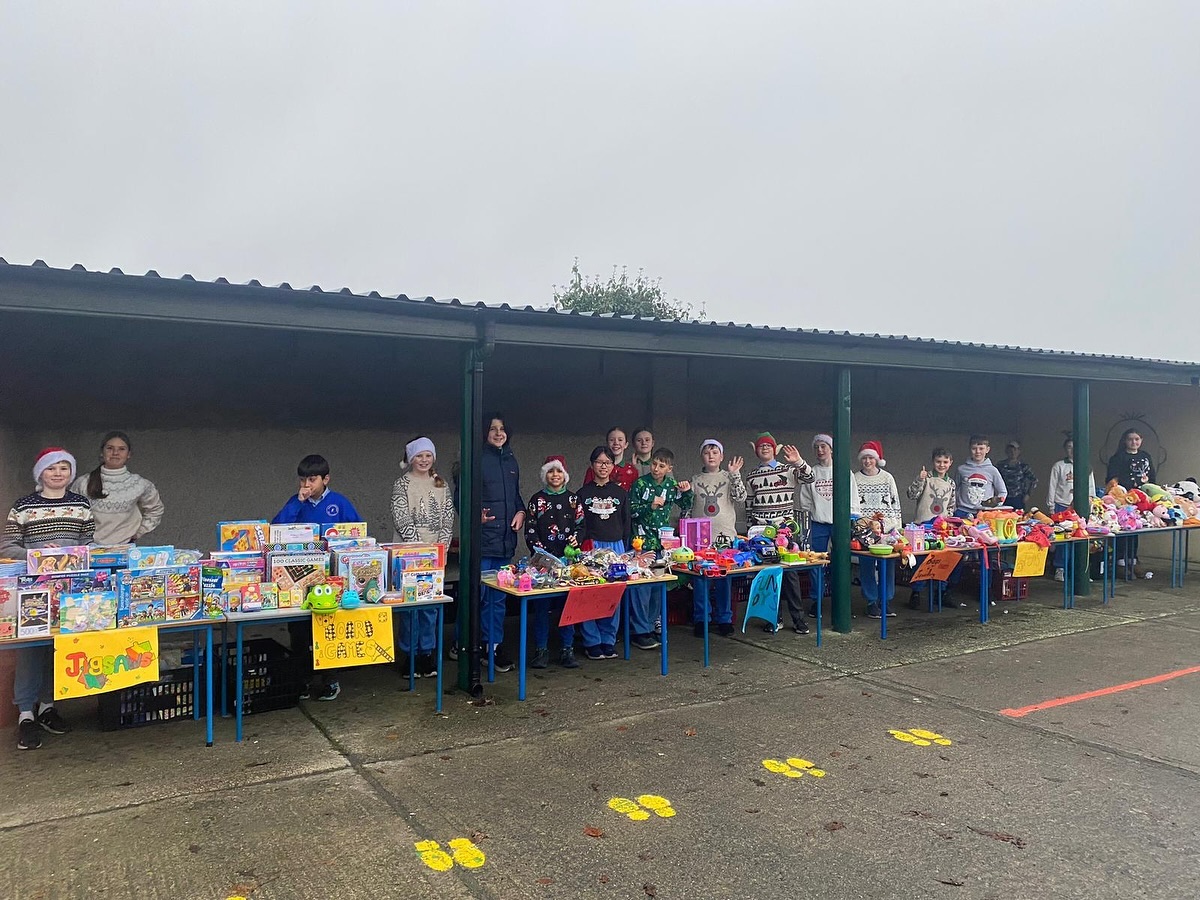 Well done to our 6th Class on a hugely successful Jumble sale and afternoon of activities.