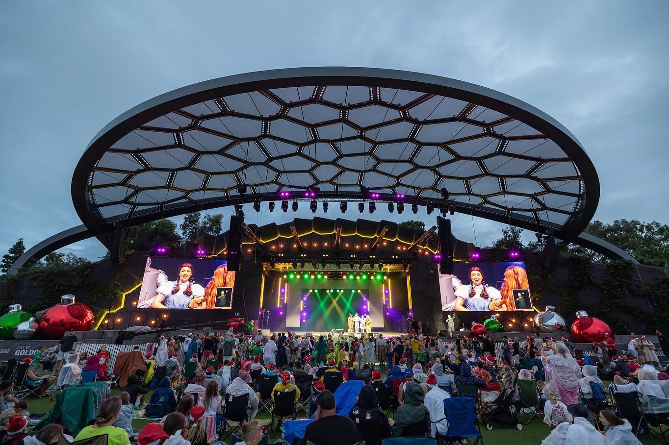 The AOV team have been spreading Christmas cheer all over the Gold Coast this month starting off with the Mayors Carols at the @gccec followed by a stop at @hotagc for Christmas on the lawn before heading south for the annual Cooly Carols. Our last stops before Santa arrives was for the Coomera Carols and Carols on the beach, now rest and get ready for an even bigger 2025!
Also, how cool are our newest inflatable baubles! 🎄🪩