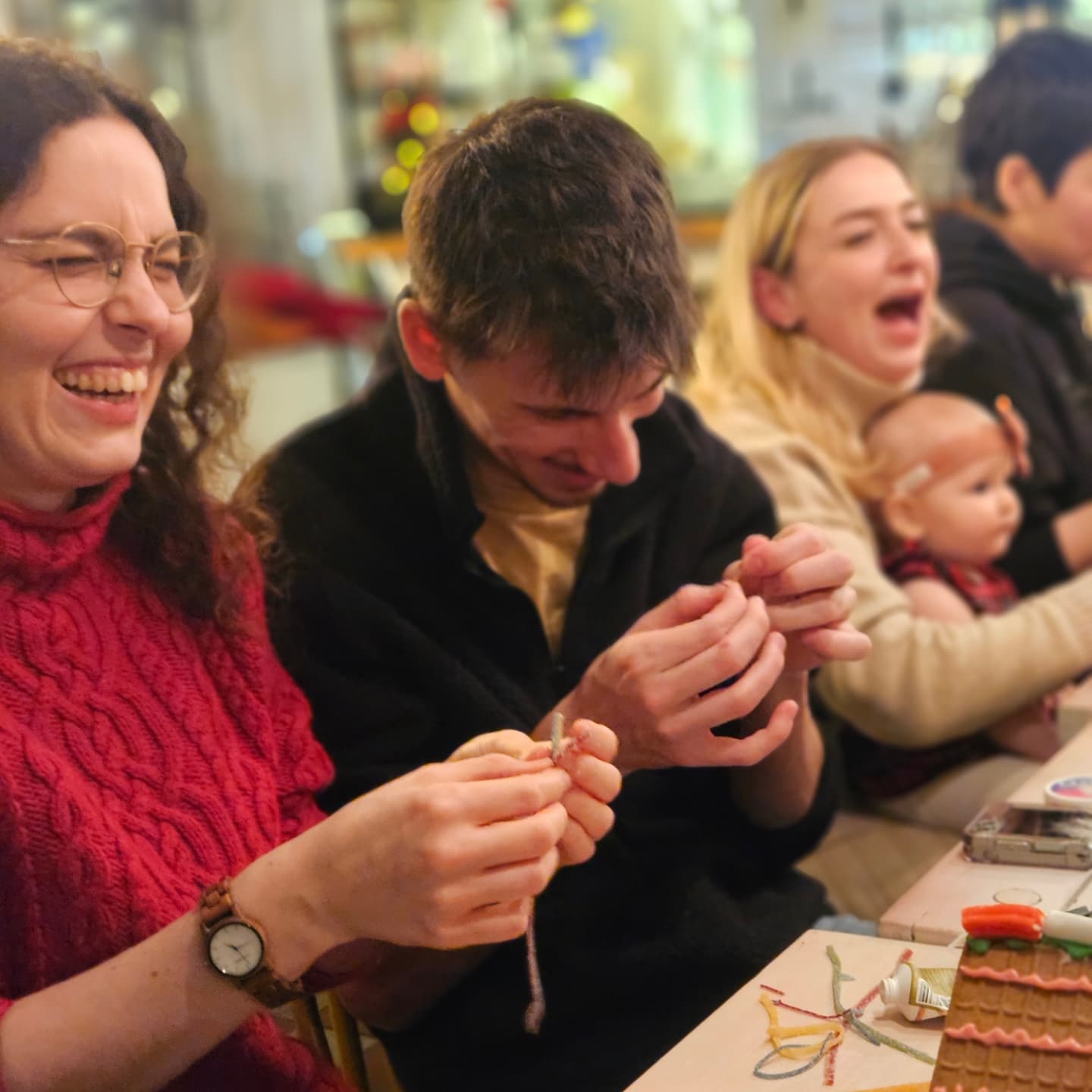 🥰🎅 We're ready for Christmas 🎅🥰
A few weeks ago it was time for the annual BC staff gingerbread house building! And of course secret 🤶 🧑🎄 santa!
#staffchristmas #restaurantlife #hospitalitylife #secretsanta #gingerbreadhouse #Sthlmbrunchclub