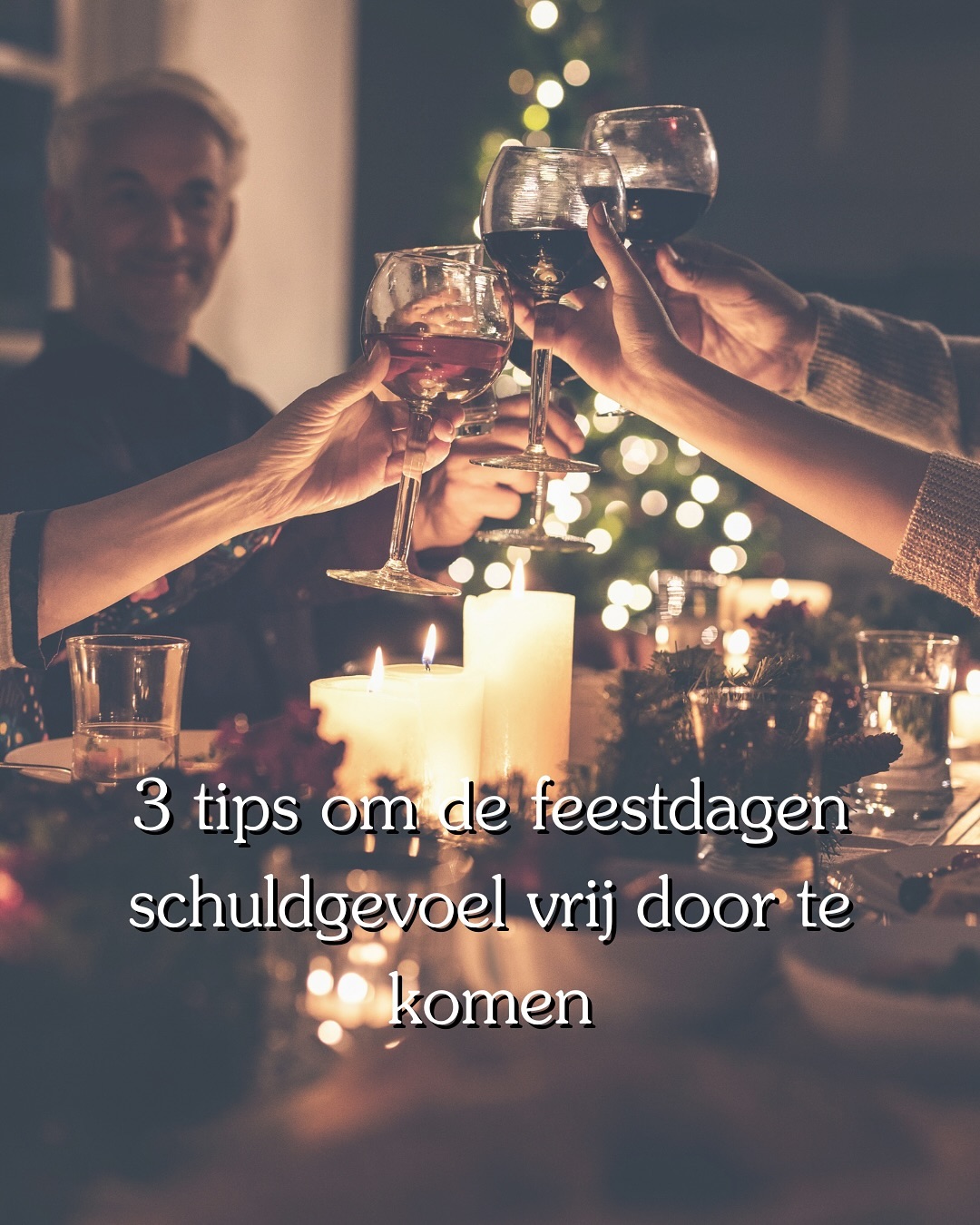 Drie tips om de feestdagen schuldgevoel vrij door te komen! 🎅🍷
1. Geniet ZONDER schuldgevoel! 🍽️
Een stukje taart of dat extra glaasje wijn? Een keer ‘zondigen’ is geen drama en ‘schuldgevoelens’ zijn dus nergens voor nodig. Neem erna weer je routine op en die goede voornemens zet je dan sowieso makkelijk verder! 😮💨
2. Beweeg tussen de etentjes door! 🚶♂️
Inderdaad, de kerstmaaltijden zijn een stevige uitdaging voor je eetpatroon. Een korte wandeling na het eten helpt je niet alleen fysiek, het doet ook nog eens wonderen voor je spijsvertering!
3. Focus op de gezelligheid, niet op de weegschaal! 🧑🤝🧑
De feestdagen zijn er om te vieren met de mensen die je dierbaar zijn. De mooiste momenten komen dus niet van de weegschaal maar gebeuren aan de eettafel met vrienden en familie. 🤗🎉
Dus... als je even de teugels laat vieren, no worries! Geniet vooral van de mensen om je heen en pak daarna gewoon weer de draad op! 😉
Fijne feestdagen iedereen. ❤️🎄
#kerst #kerstdiner #feestdagen #personaltrainer