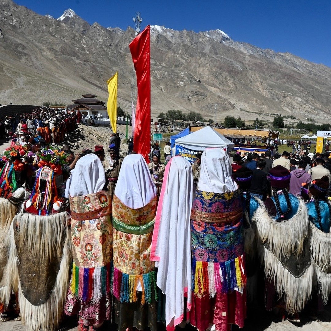Zanskar Ladakh Festival: A Celebration of Culture & Tradition. A colorful annual event in the heart of the Himalayas, celebrating the rich culture and traditions of the Zanskari and Ladakhi communities. A must-visit for anyone looking for authentic Himalayan experiences and a deeper connection to Tibetan Buddhist culture. #travelphotography #festive #zanskarvalley #bespoketours #landscapes #sincerely #travel