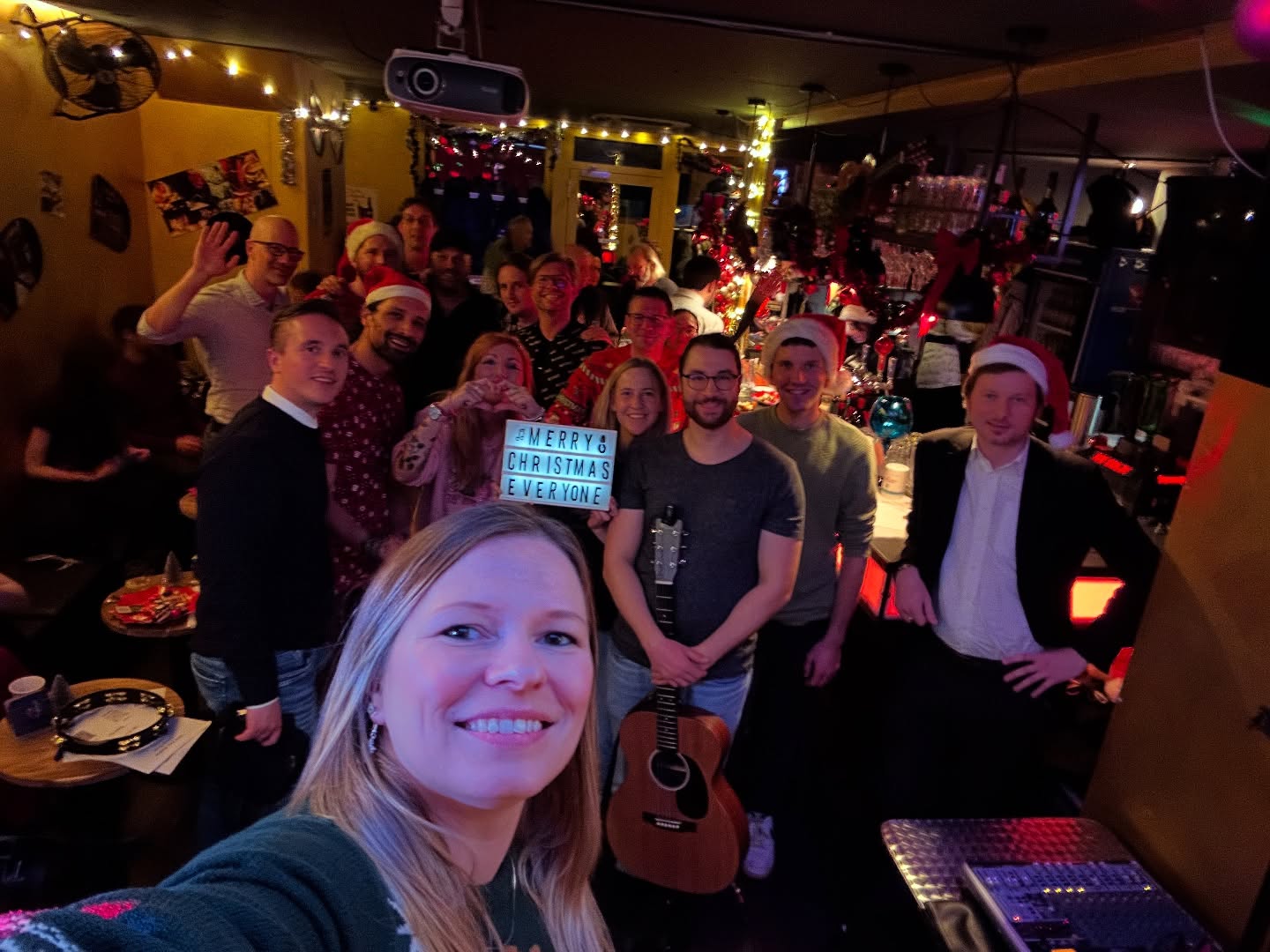 What a year filled with music, friendship, and amazing people! โจ Thank you to all the musicians who shared their talents with us, to all the listeners who created a fantastic atmosphere, and of course to @roxy_musikbar. ๐ 
Weโre already looking forward to many new projects in the coming year! Merry Christmas and a Happy New Year!๐ถ๐๐ฅ
Love & Happiness 
Your Open Mic Team
Songbird Association
#songbird #livemusic #merrychristmas #happynewyear #openmic #roxymusikbar