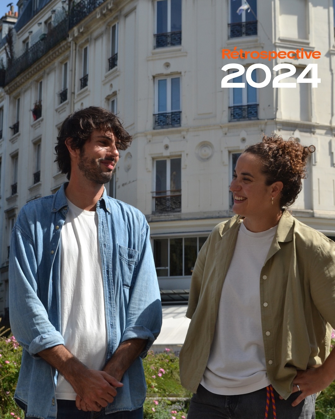 Rétrospective 2024 🔭
Alors que 2024 touche à sa fin, on prend un moment pour regarder dans le rétro !
MOJO a grandi en 2024 et cette première année de collaboration a été incroyablement riche, et c’est grâce à vous que tout cela a été possible. 🙏
Un grand MERCI aux partenaires et ami•es qui nous ont rejoint au fil de l’aventure MOJO COFFEE club. Que ce soit pour vous accompagner pour votre ouverture, autour d’une formation, du torréfacteur ou d’un café, 2024 aura été pleine de bonne énergie, de rencontres, de créativité et de projets excitants. Merci pour votre soutien et votre confiance !
On a hâte de poursuivre cette belle aventure avec vous en 2025. On est certain•es qu’elle sera elle aussi pleine de surprises (on est déjà sur le coup 😏)
En attendant, on vous souhaite de belles fêtes, un début d’année au chaud, et, bien sûr, une bonne tasse de café à portée de main !
Juliette & Thomas