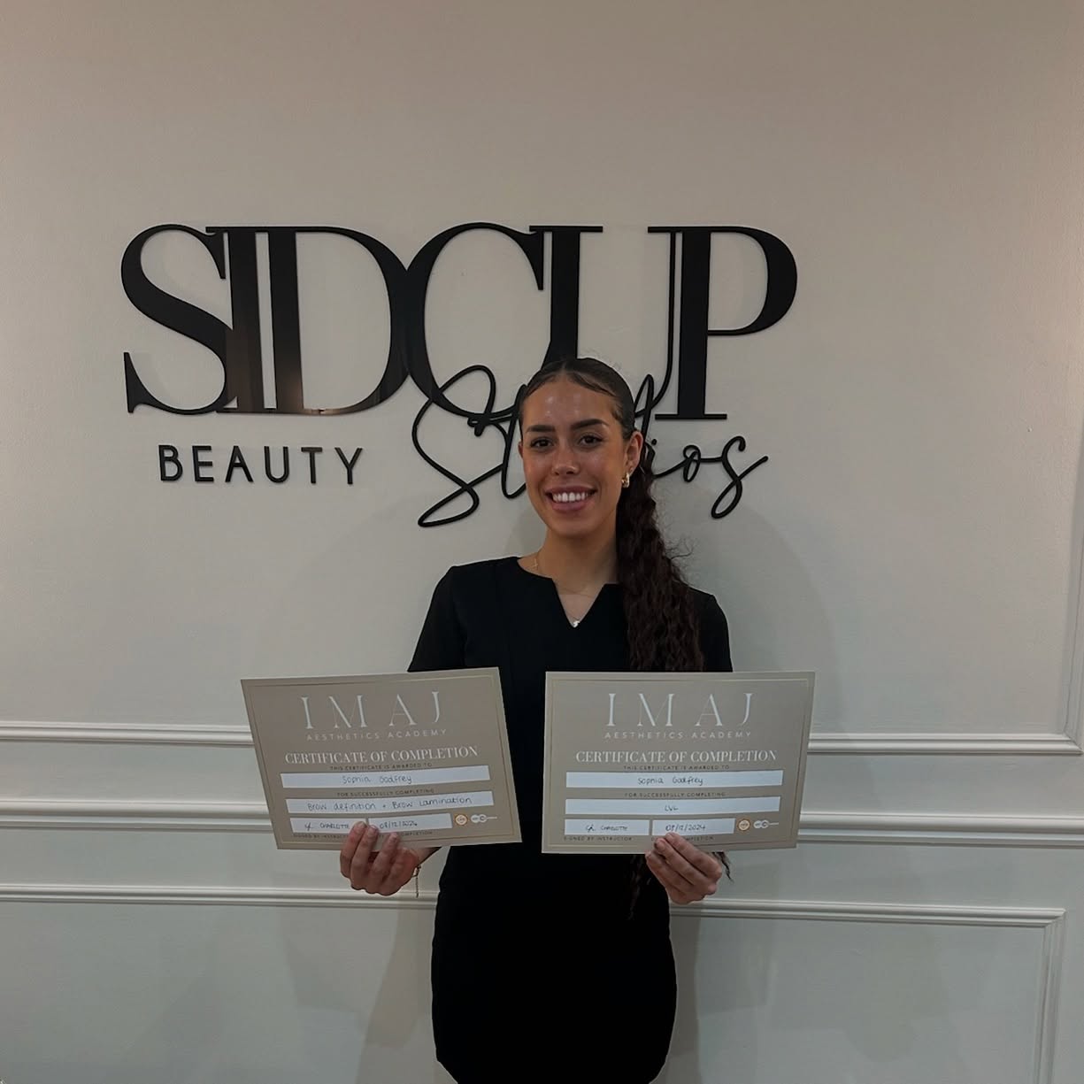 Congratulations to our student for completing her
“Ultimate lash & brow course”
On this course you will learn Brow Lamination, Brow definition and Lash lift & Tint ⭐️
Take a look on our website for more information about this course 🫶🏻