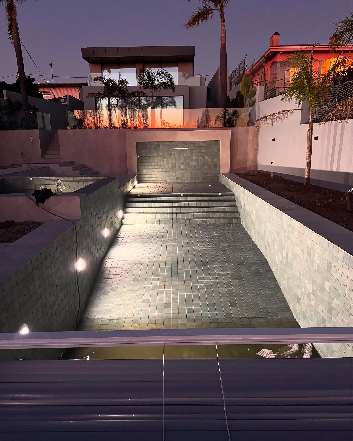 Cobertura de lâminas cinza…