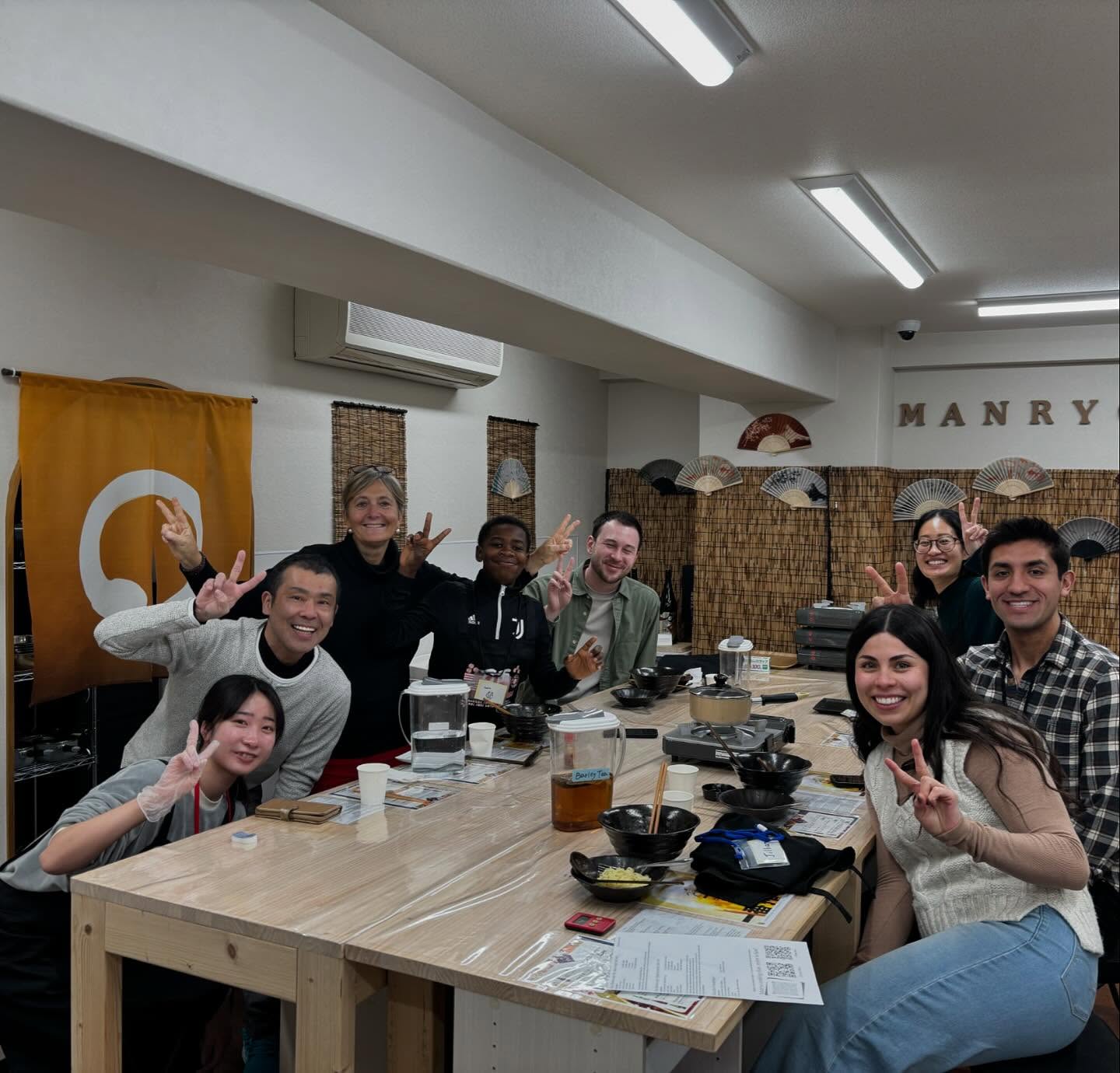 .
Thank you for joining us!!
#kyotoramen #shoyuramen #misoramen #gyozaparty #kyotocookingclass