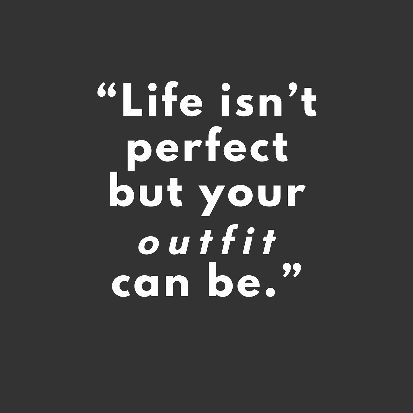 Unser Outfit der Woche 🪩🖤
Bei diesem wechselhaften Wetter empfiehlt es sich mehr denn je in Lagen zu kombinieren.
Unser Look:
1️⃣ Lederjacke im Boxy-Fit // da passt alles locker drunter und man fühlt sich nicht eingeengt.
2️⃣ Cardigan mit Mohair // super leicht und fluffig - außerdem zum Wenden.
3️⃣ Weiße Bluse mit Zierversatz // eine schmale Bluse, die nicht aufträgt und auch alleine den Wow-Effekt hat.
4️⃣ Weite Jeans mit Ziernaht // bequem und besonders zugleich.
5️⃣ Wickelgürtel mit Nieten // So wandelbar und vor allem immer passen - auch nach dem Mittag 😉
6️⃣ Mules mit Lammfell // Kein Schuh war bisher beliebter. Innen warmes Lammfell und außen hochwertiges Glattleder.
Was sagt Ihr zu dem Look?
#ntk #nexttokate #lookoftheweek #howtocombine #looks #outfitinspiration #thelookswelifein #fashionlover #fashionfriends